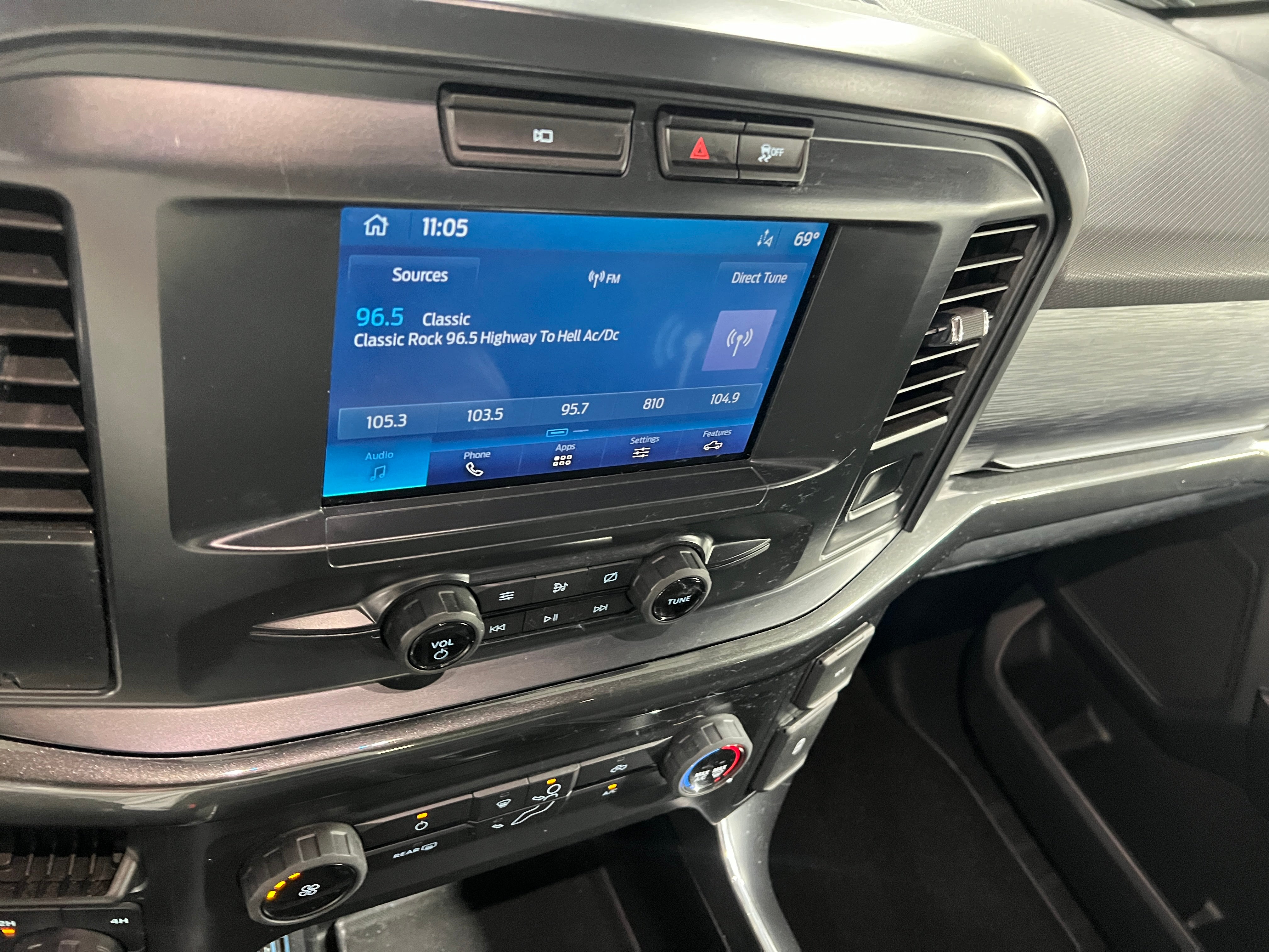 2021 Ford Econoline E-150 4