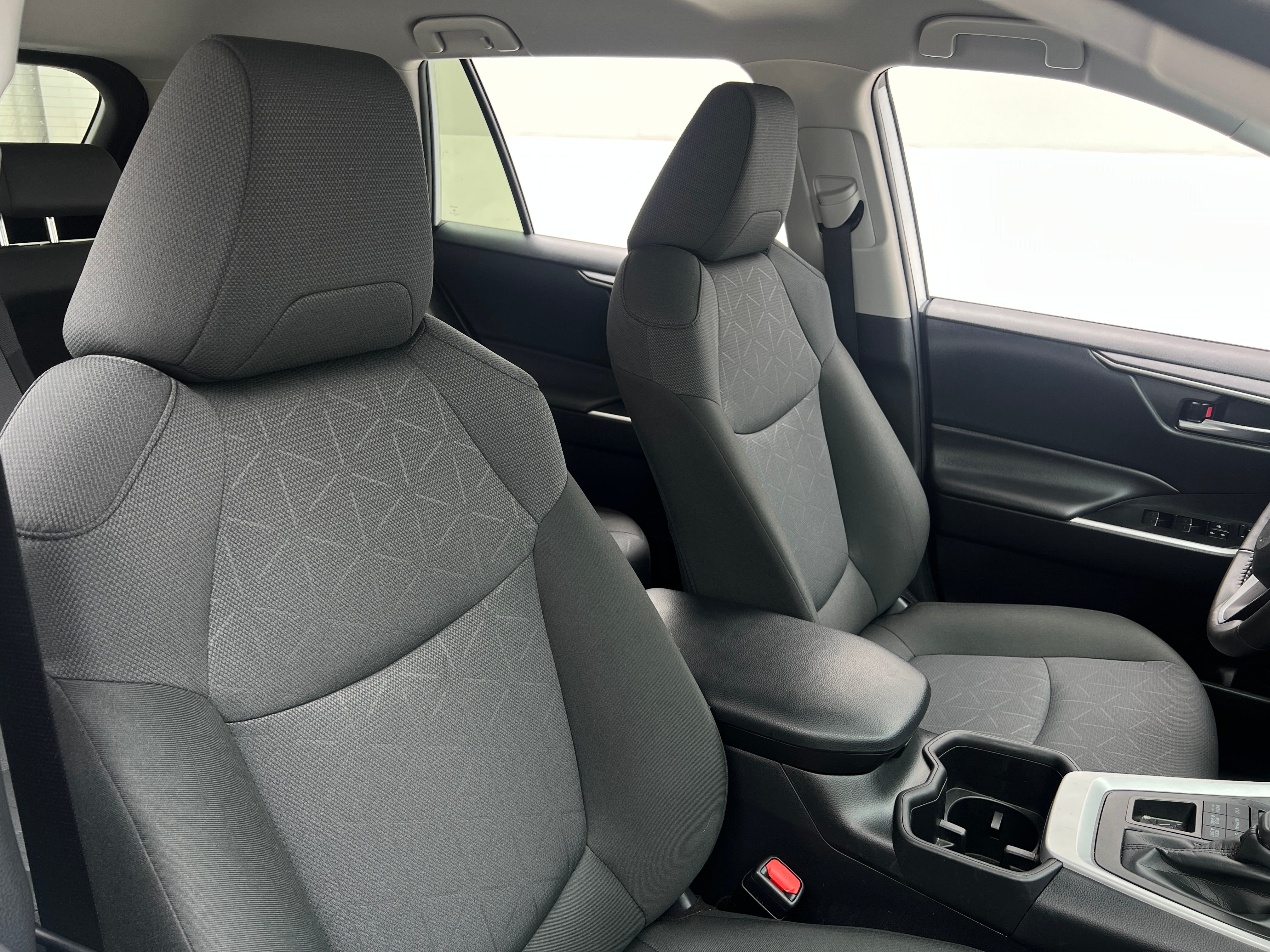 2024 Toyota RAV4 XLE 2