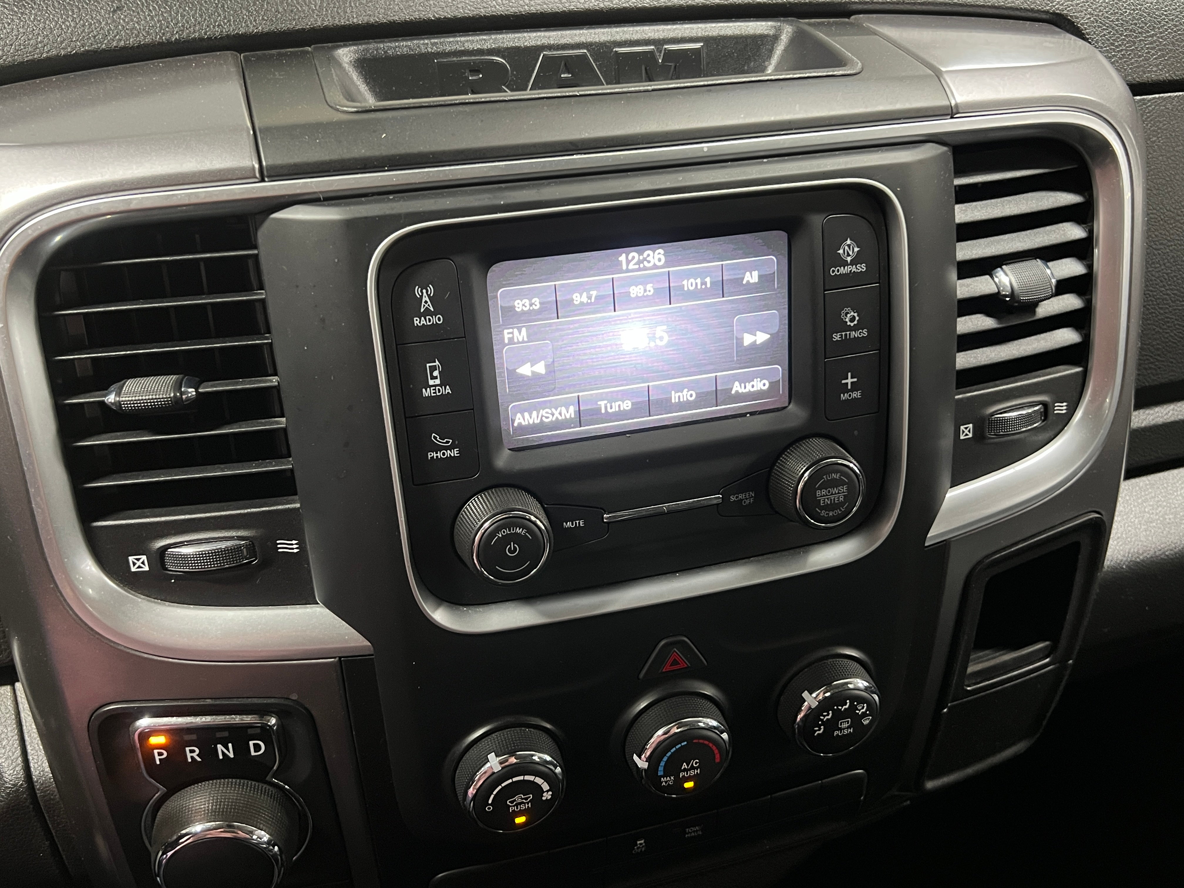 2021 RAM 1500 Classic SLT 4