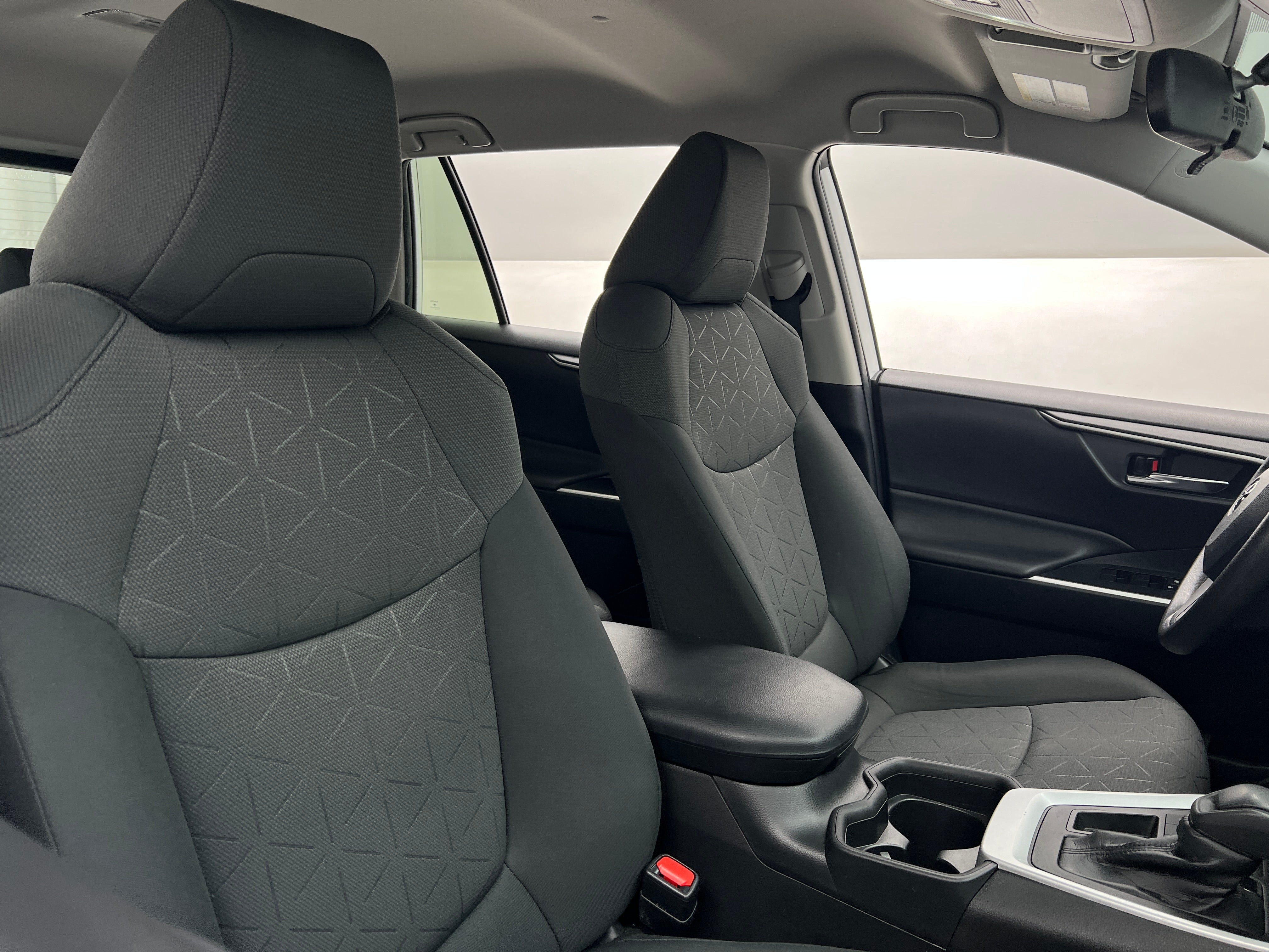 2020 Toyota RAV4 XLE 2