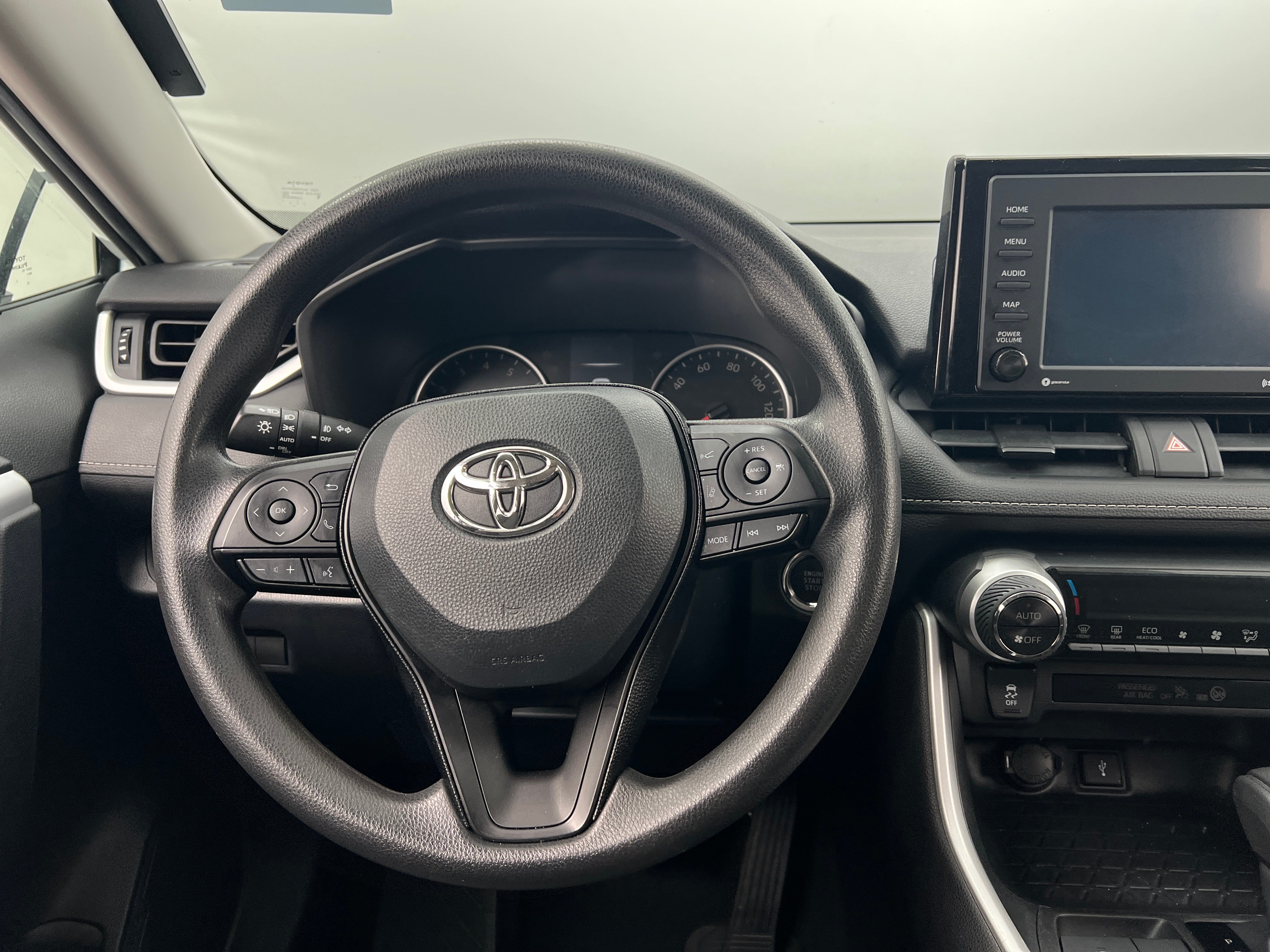 2020 Toyota RAV4 XLE 5