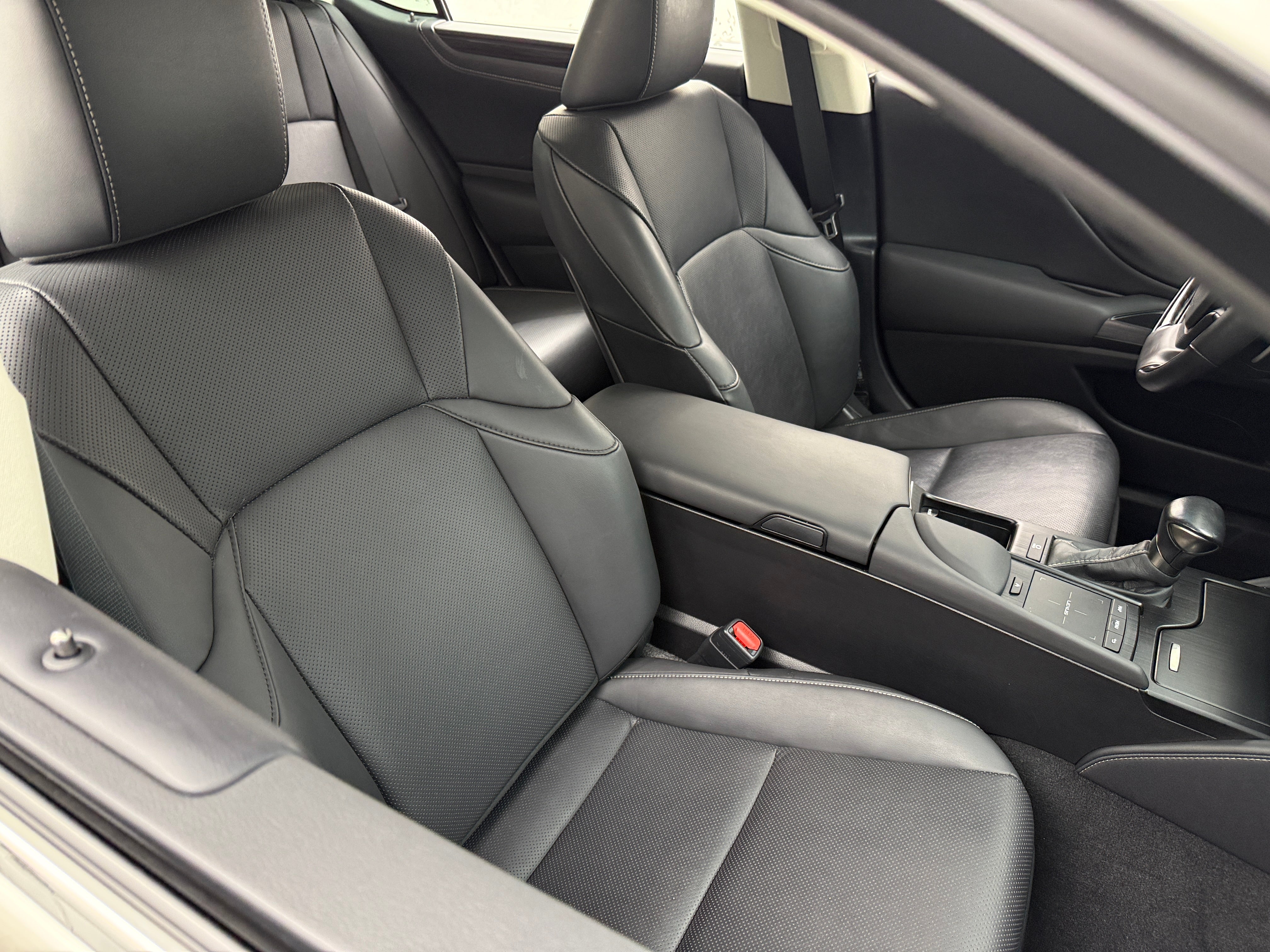 2021 Lexus ES 250 2