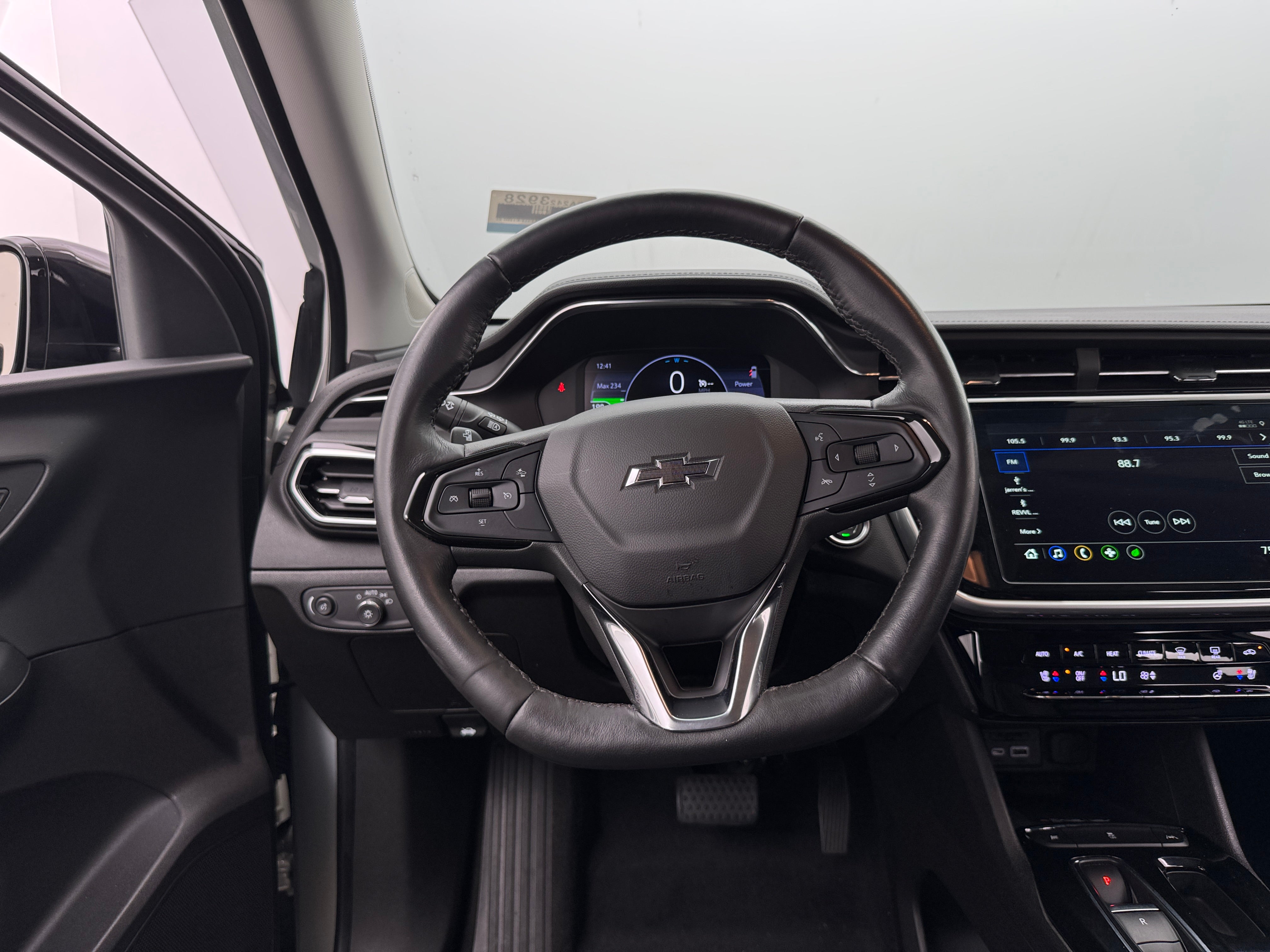 2023 Chevrolet Bolt EUV LT 4