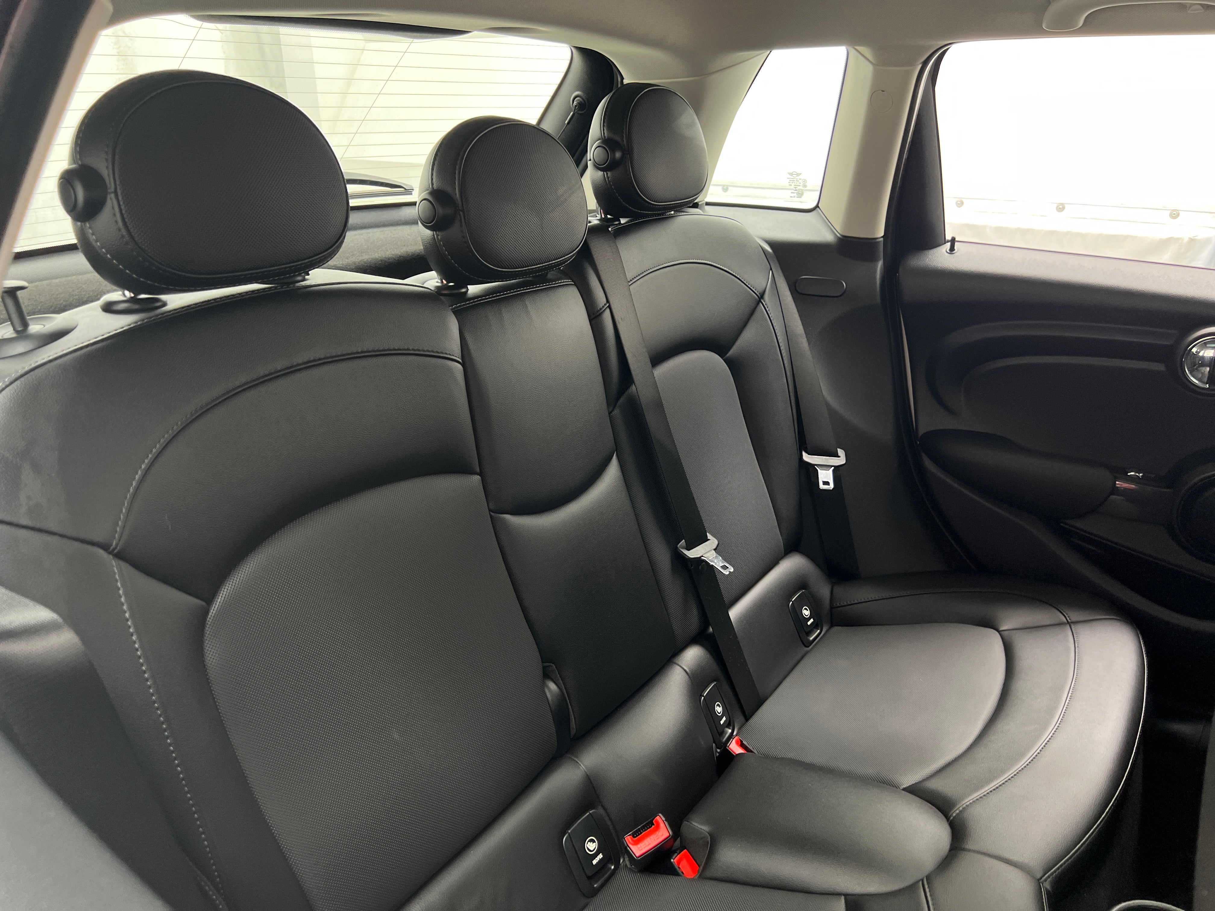 2017 MINI Cooper Hardtop 4 Door 5