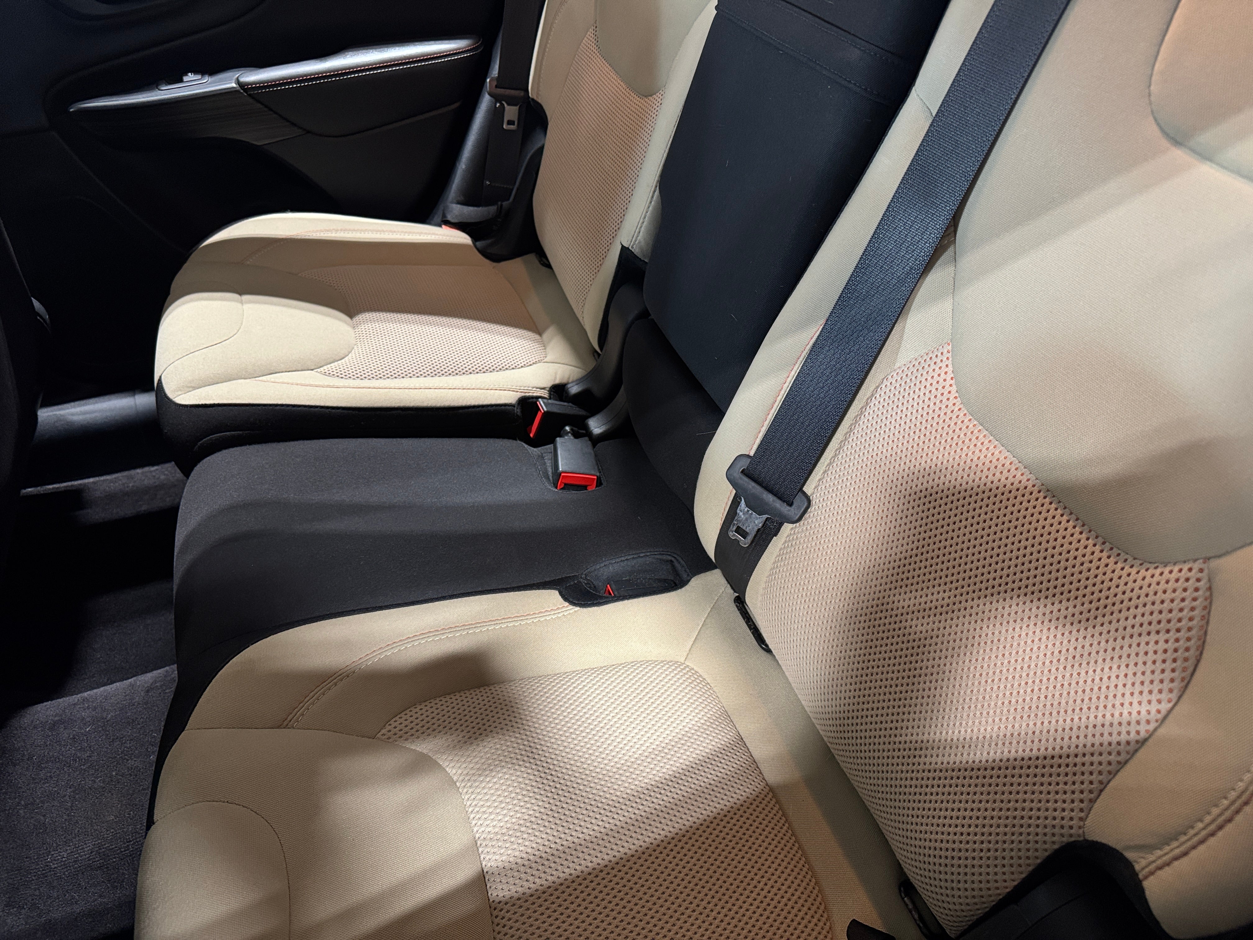 2016 Jeep Cherokee 75th Anniversary Edition 6