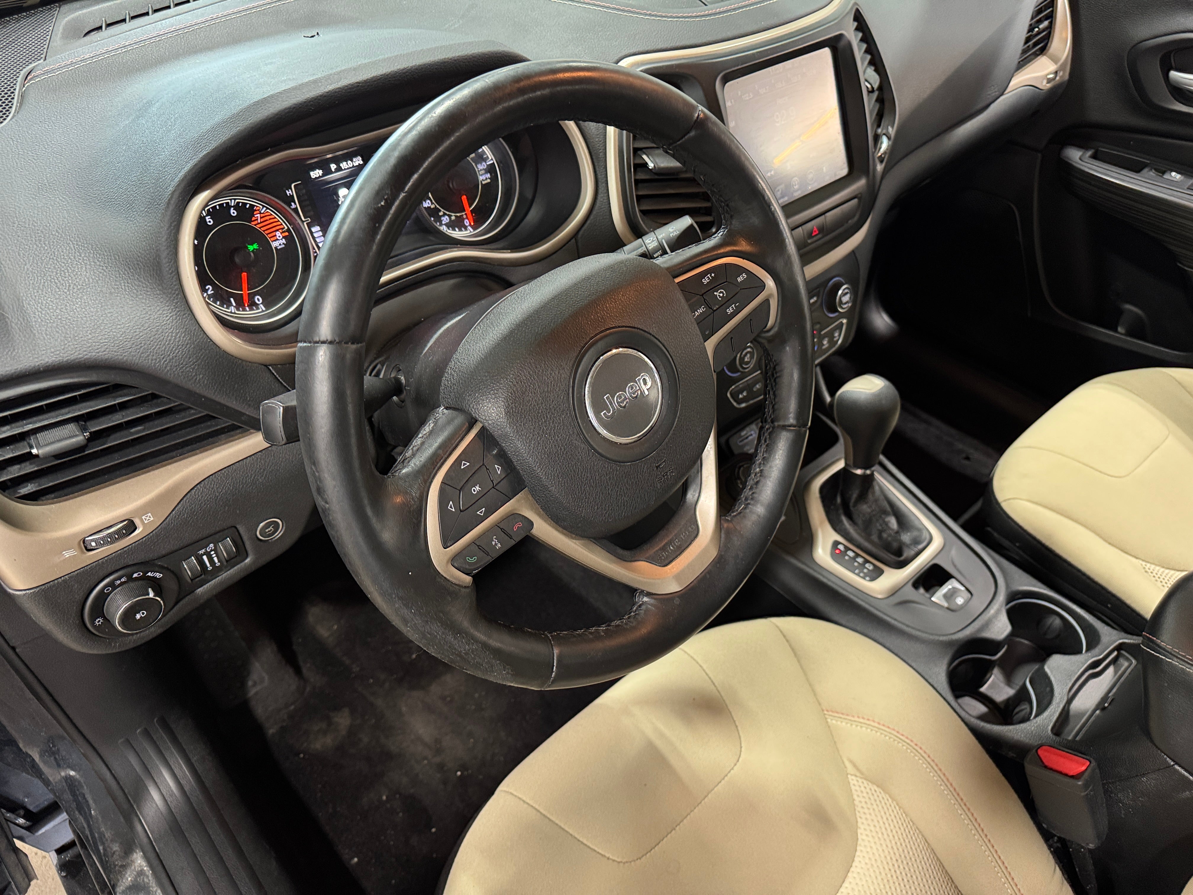 2016 Jeep Cherokee 75th Anniversary Edition 3
