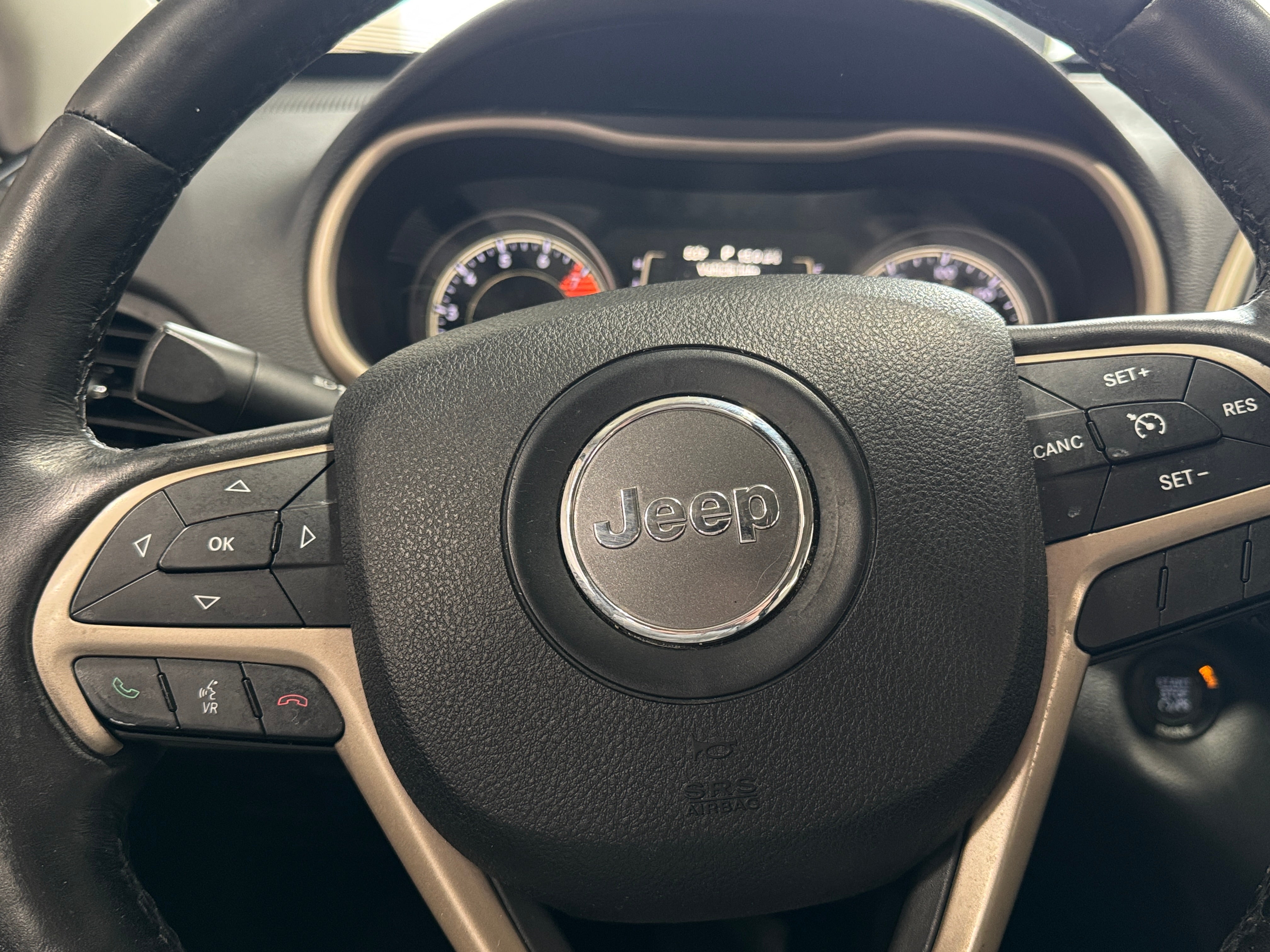 2016 Jeep Cherokee 75th Anniversary Edition 5