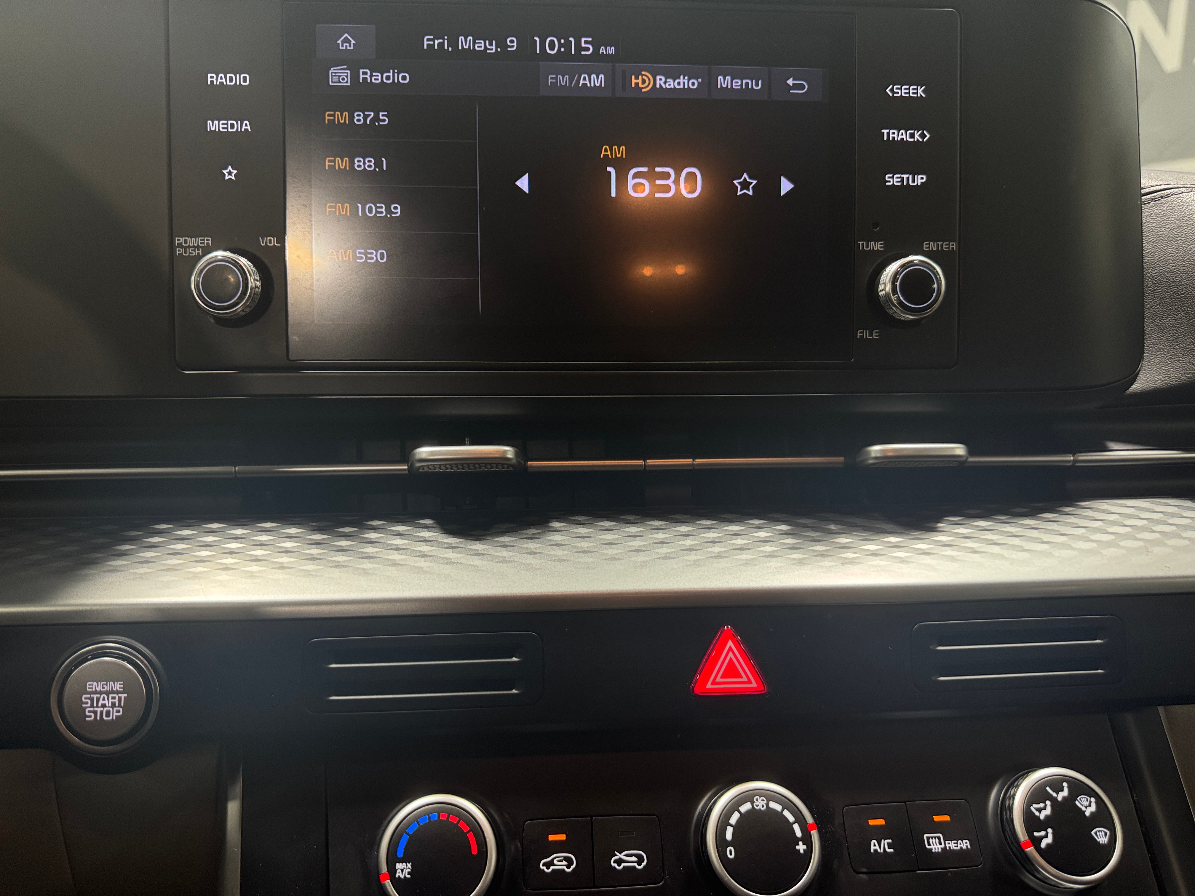 2023 Kia Carnival LX 3