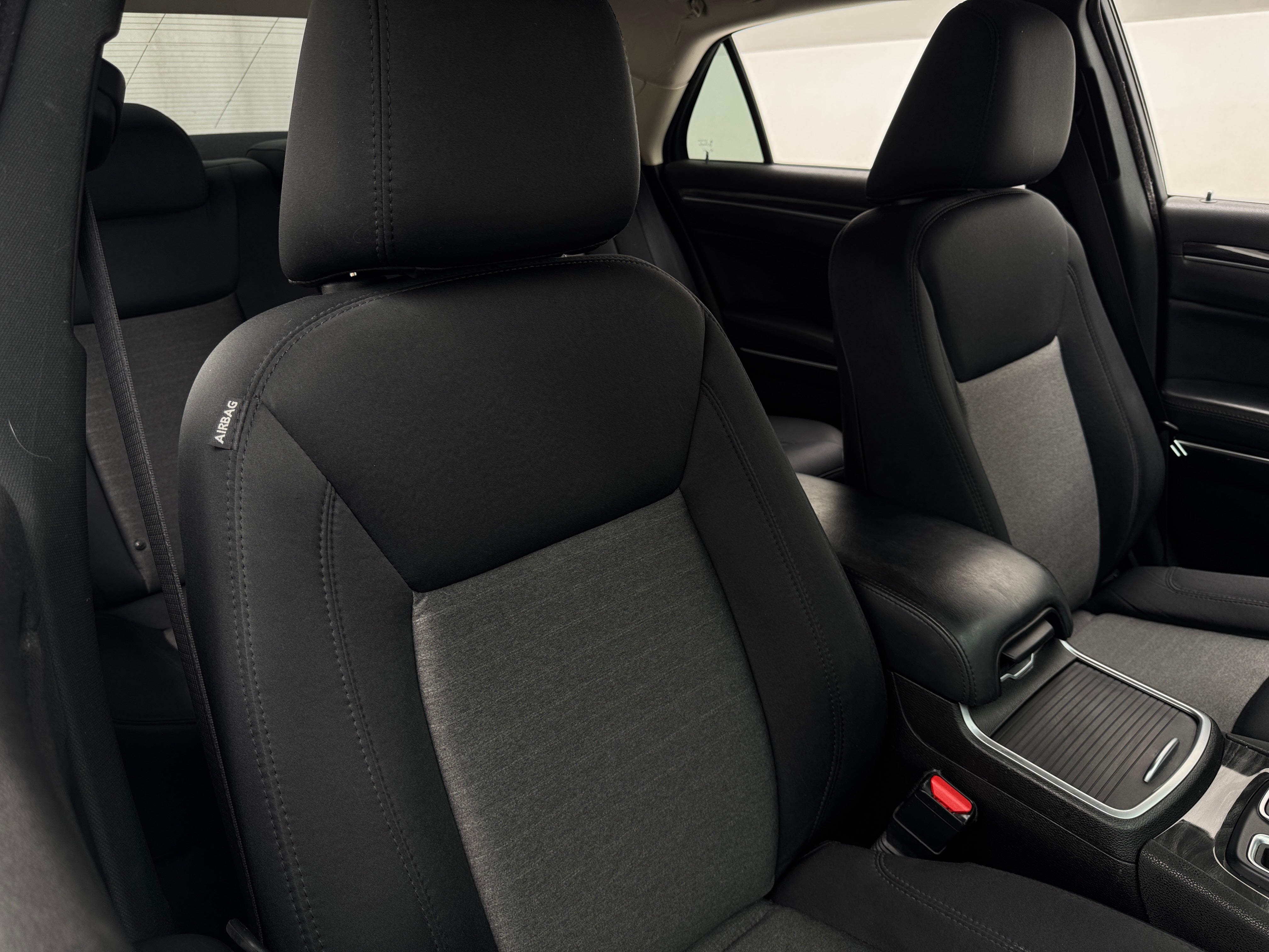 2018 Chrysler 300 Touring 2