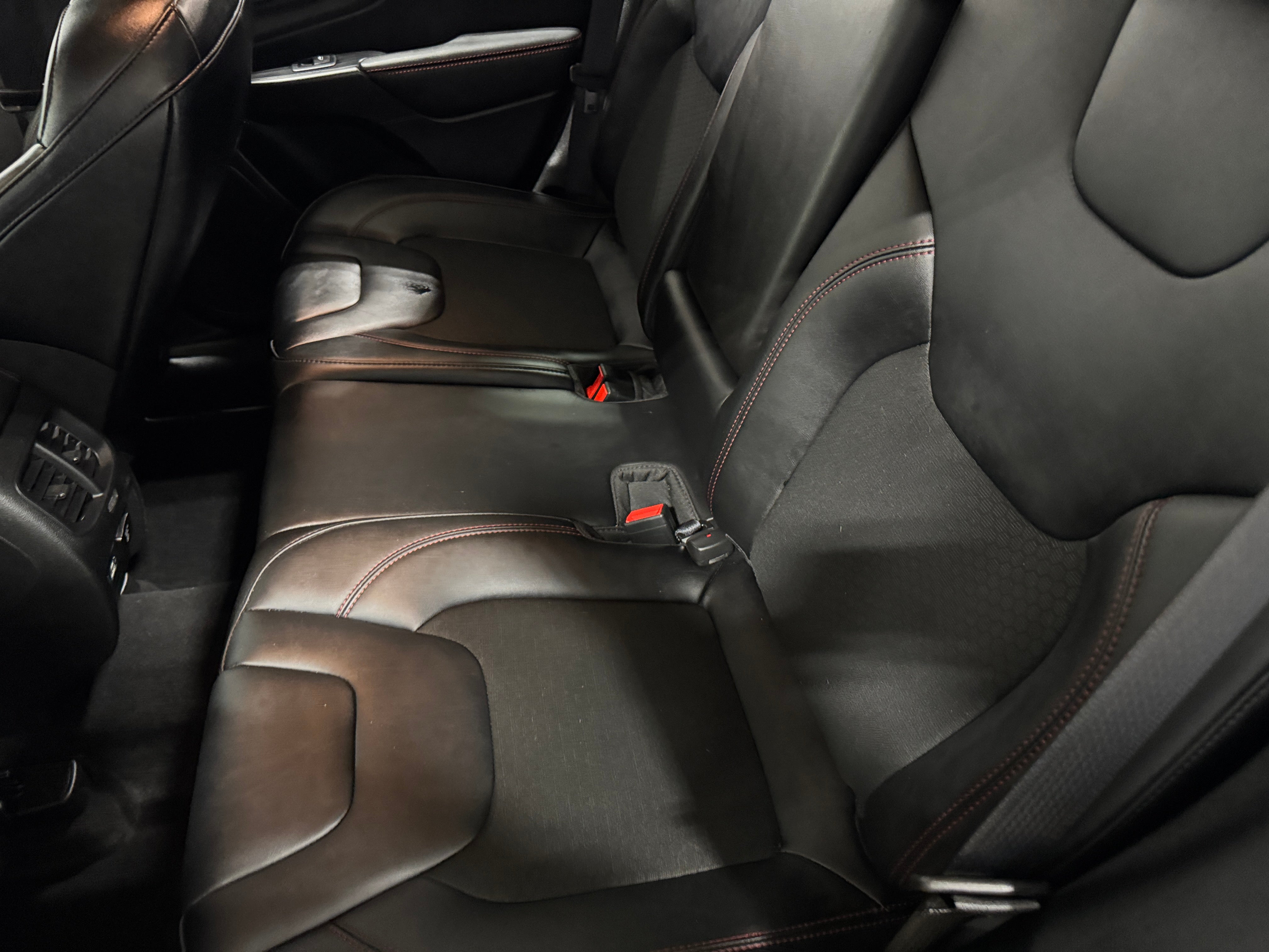 2022 Jeep Cherokee Trailhawk 6