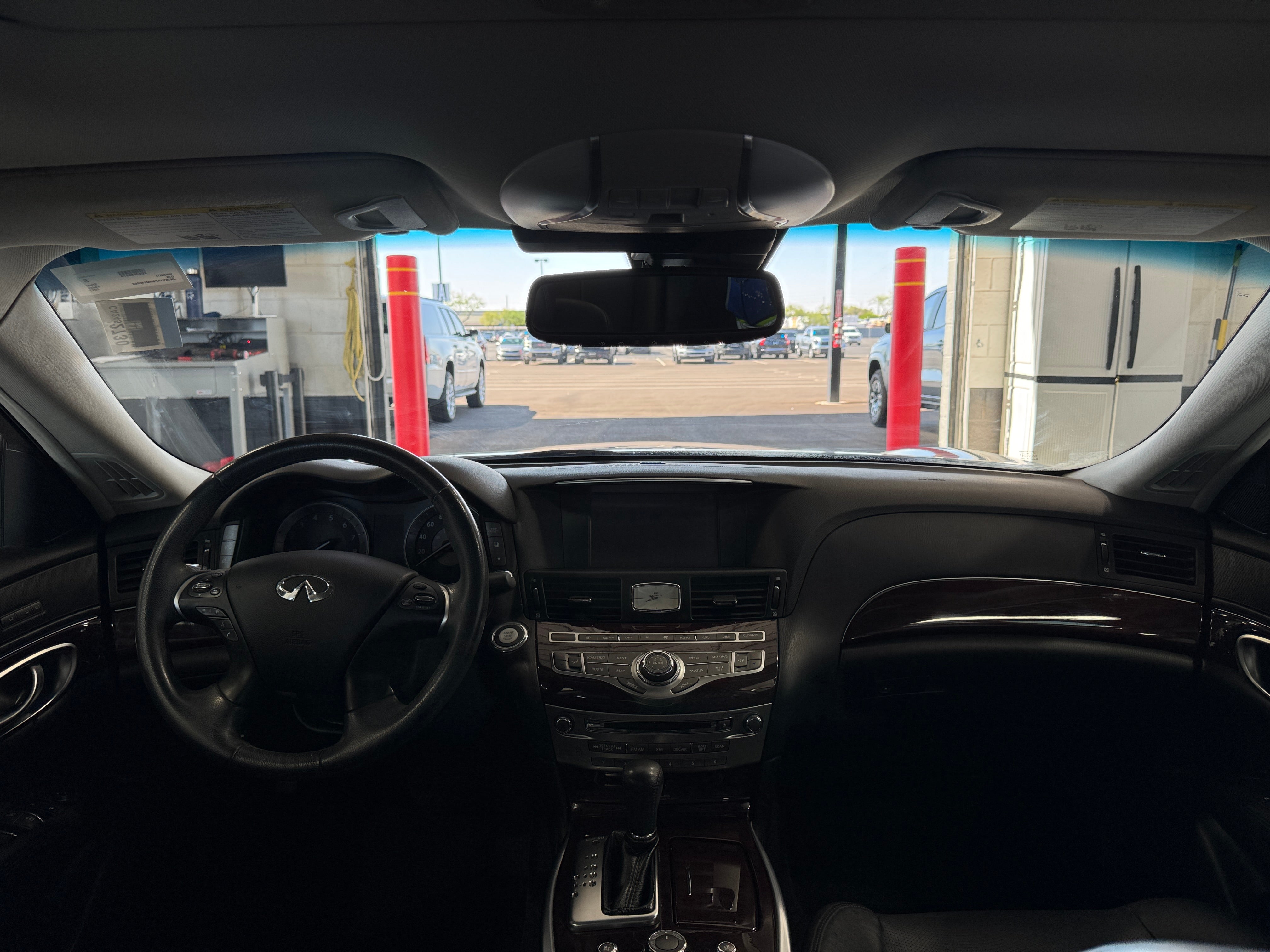 2017 INFINITI Q70  2