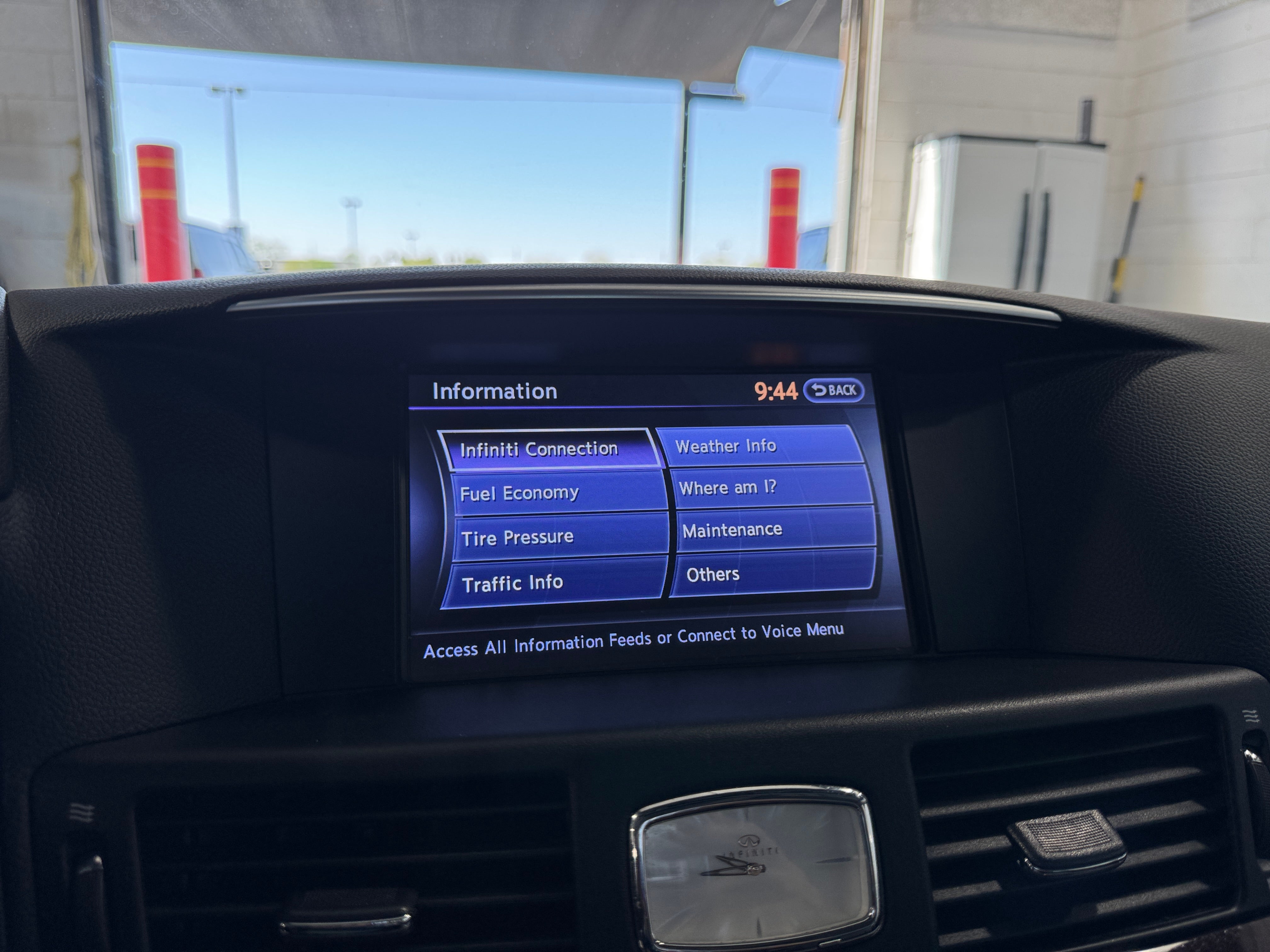 2017 INFINITI Q70  3
