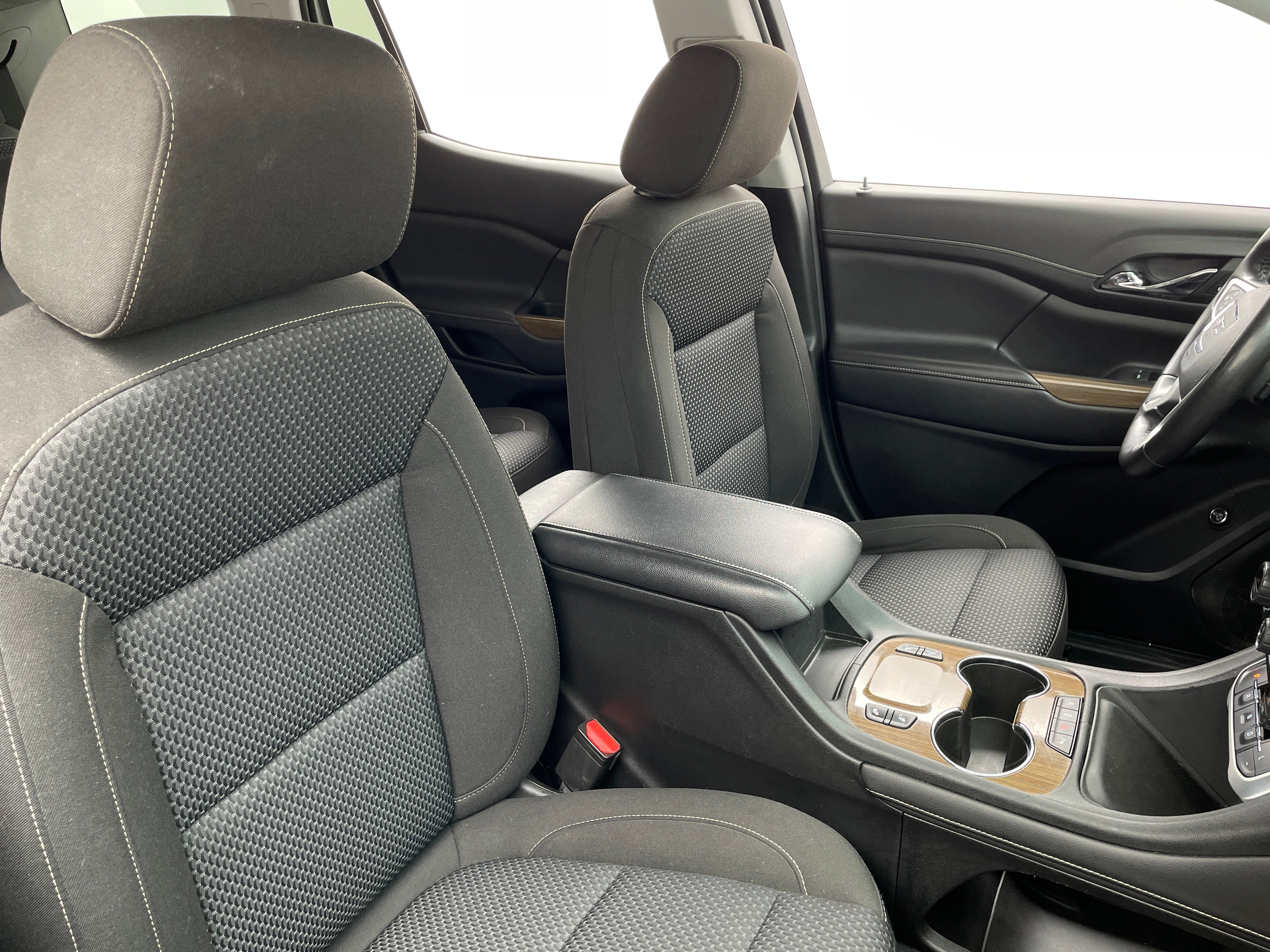 2020 GMC Acadia SLE 2