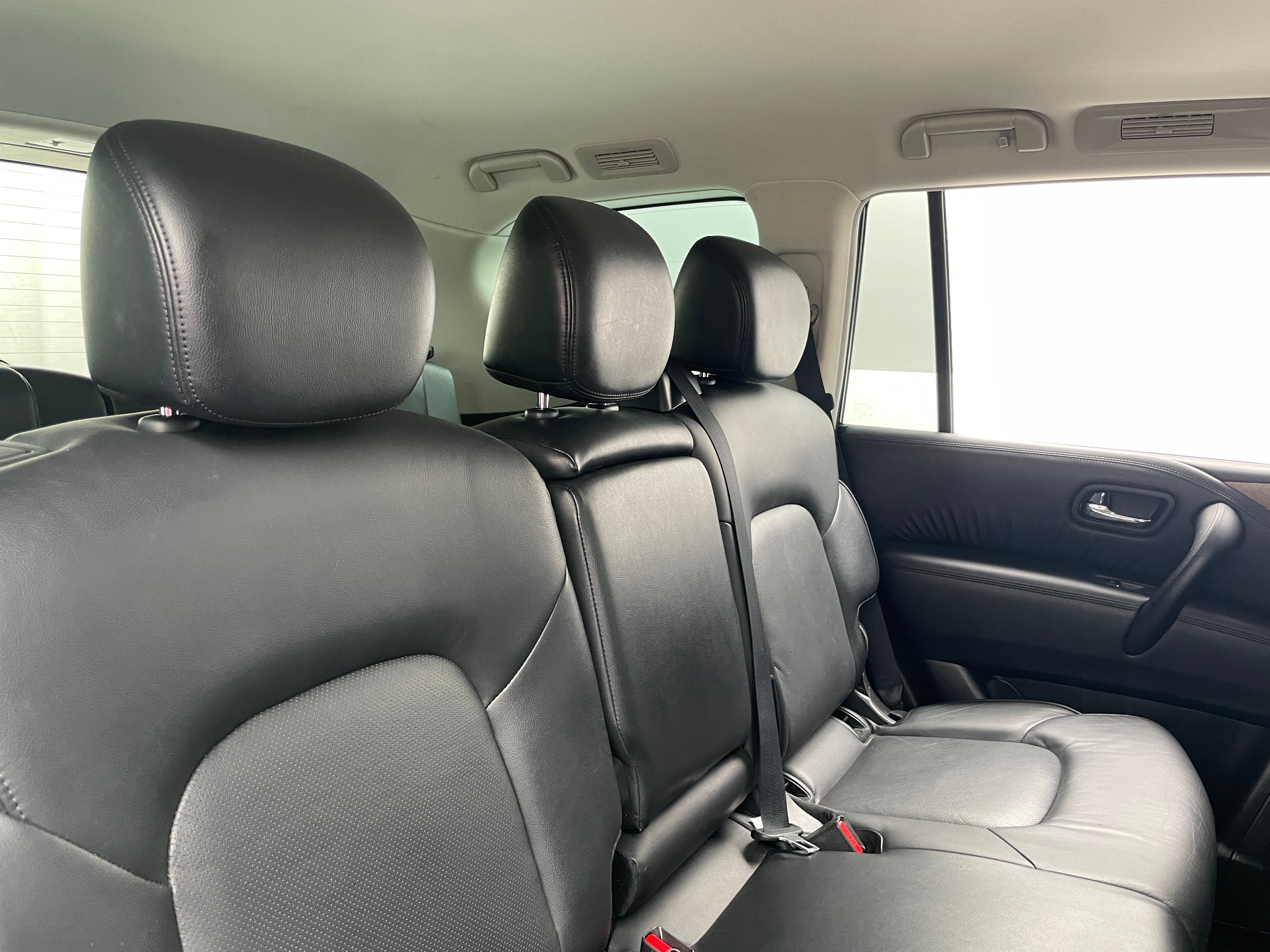 2023 Nissan Armada SL 5