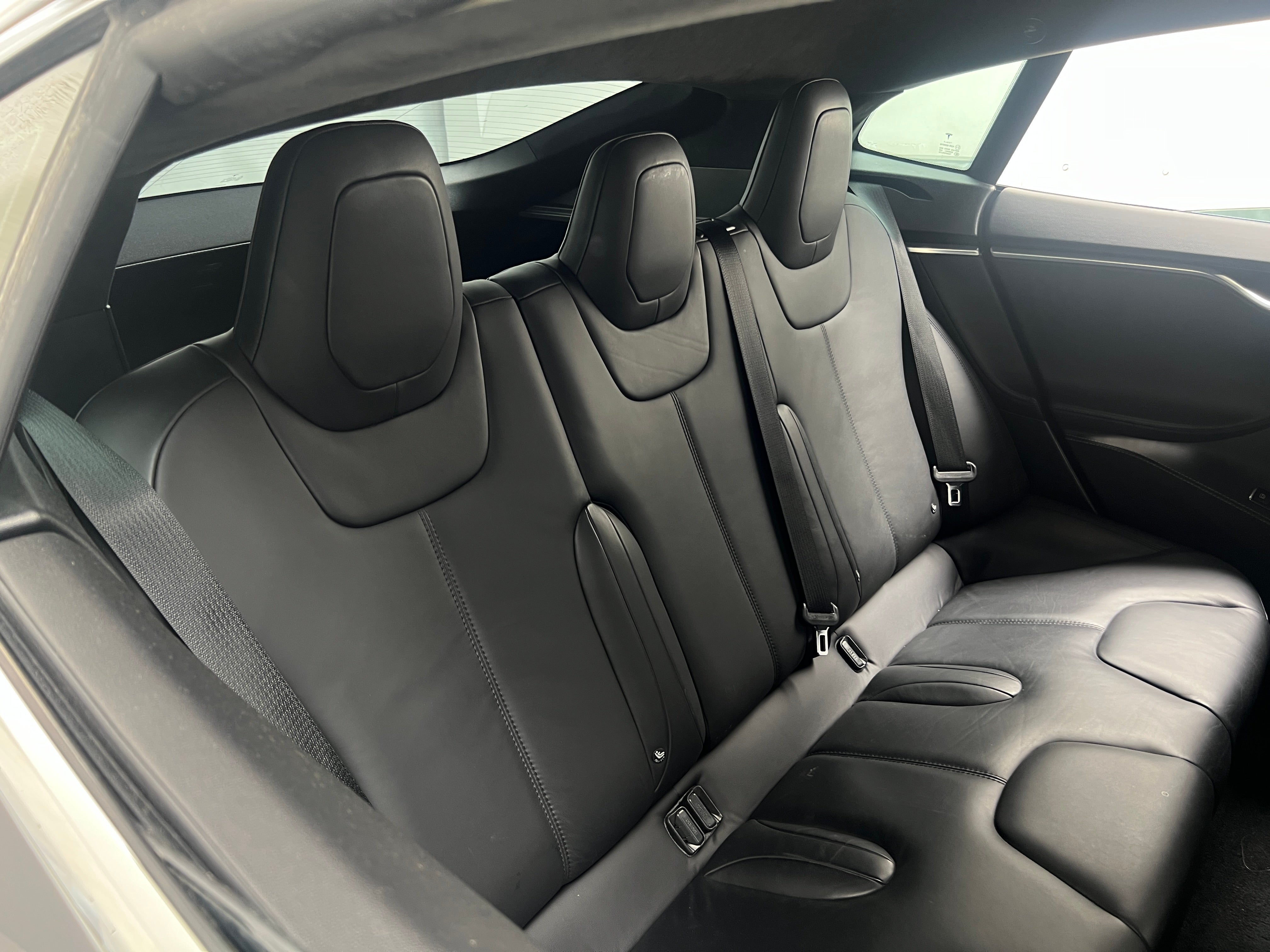 2015 Tesla Model S 85D 5