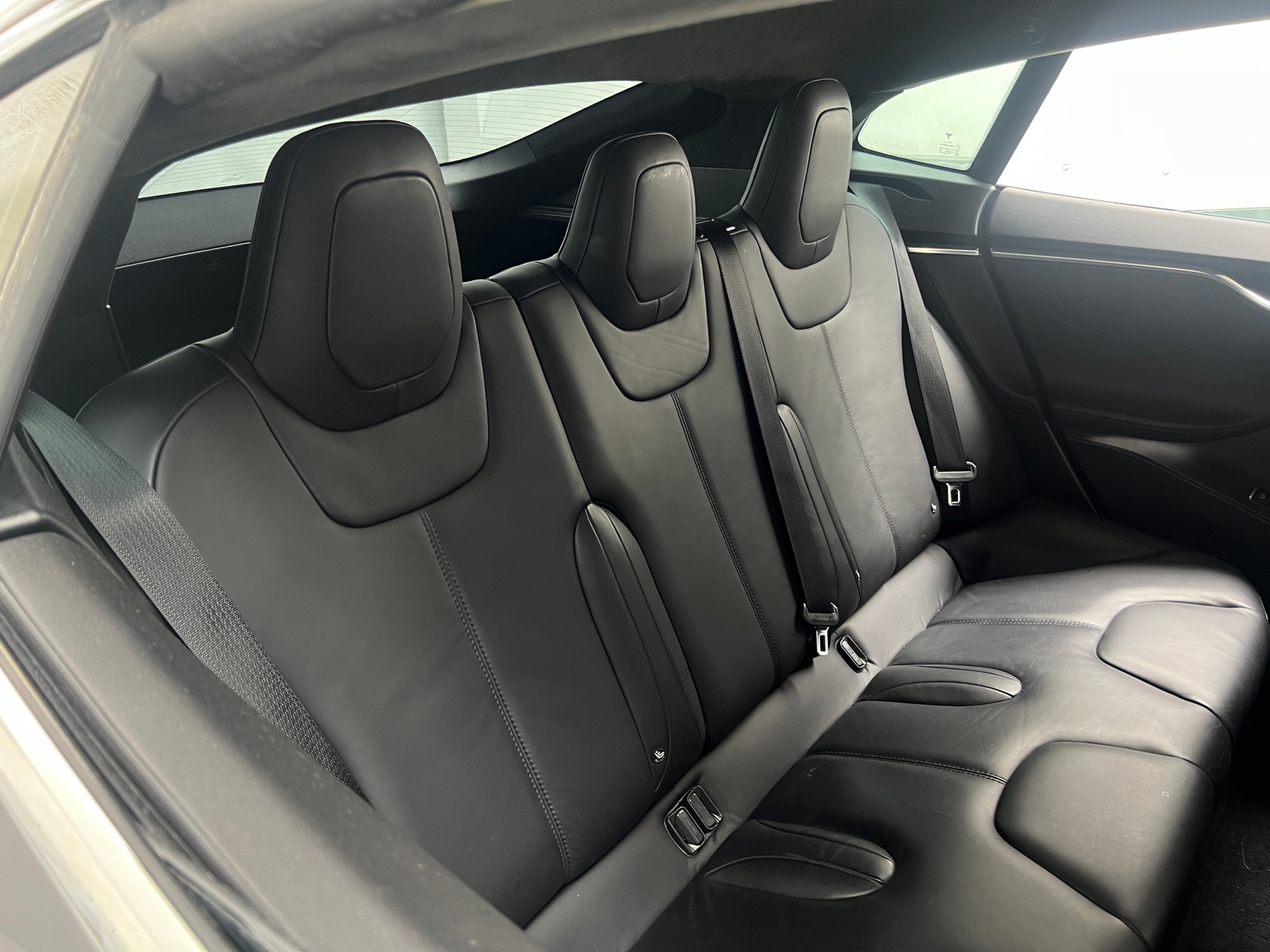 Thumbnail: 2015 Tesla Model S - 5