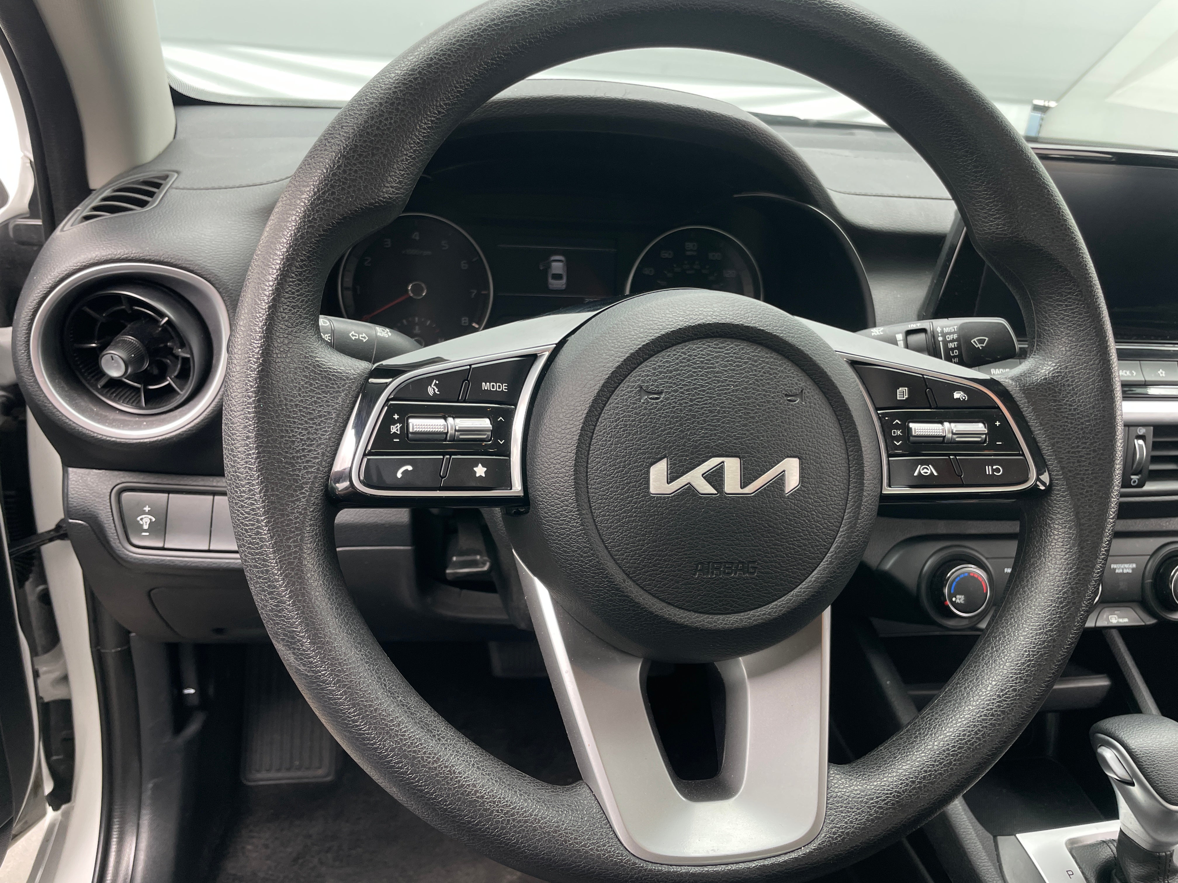 2024 Kia Forte LXS 5