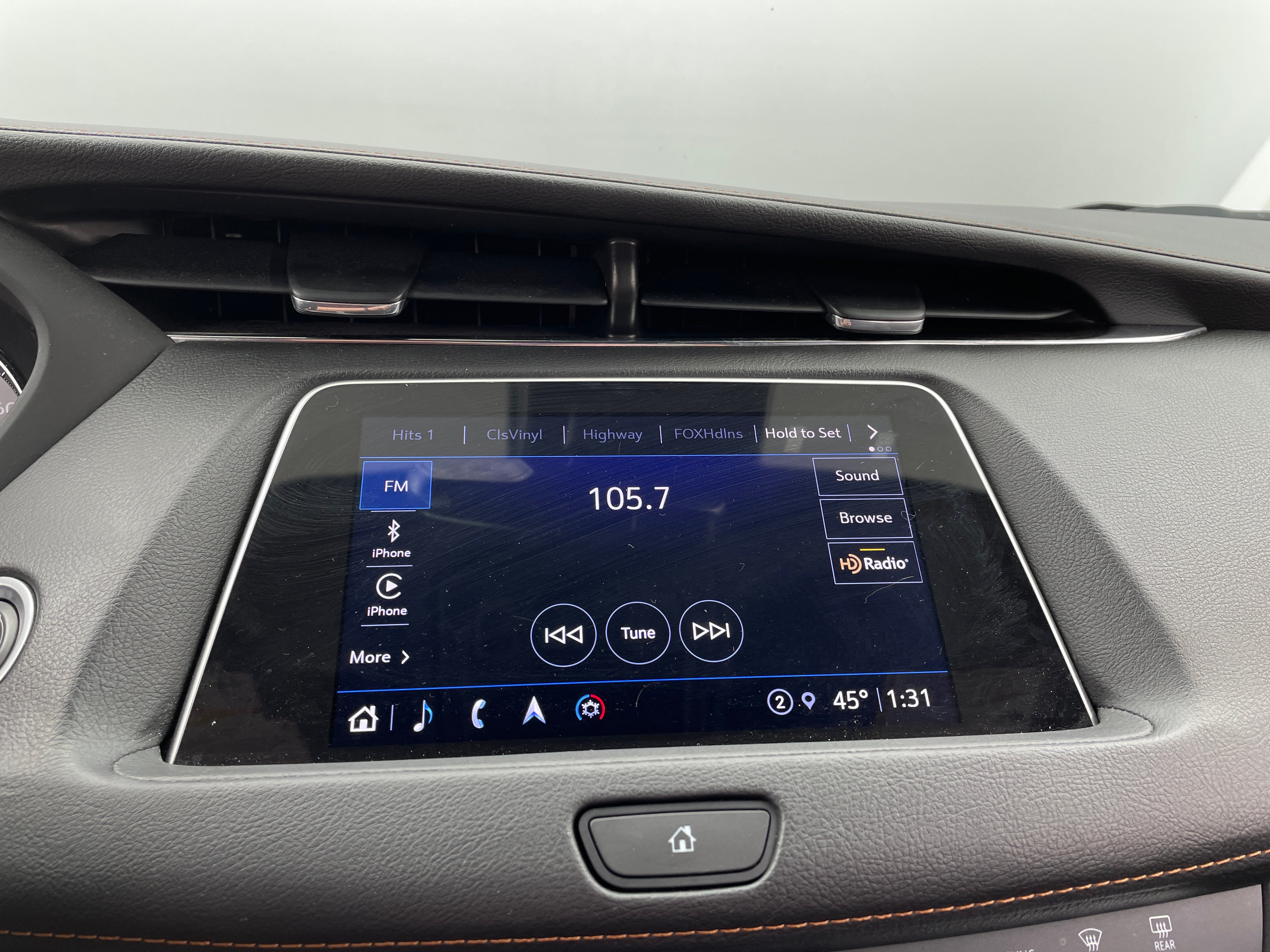 2022 Cadillac XT4 Sport 3
