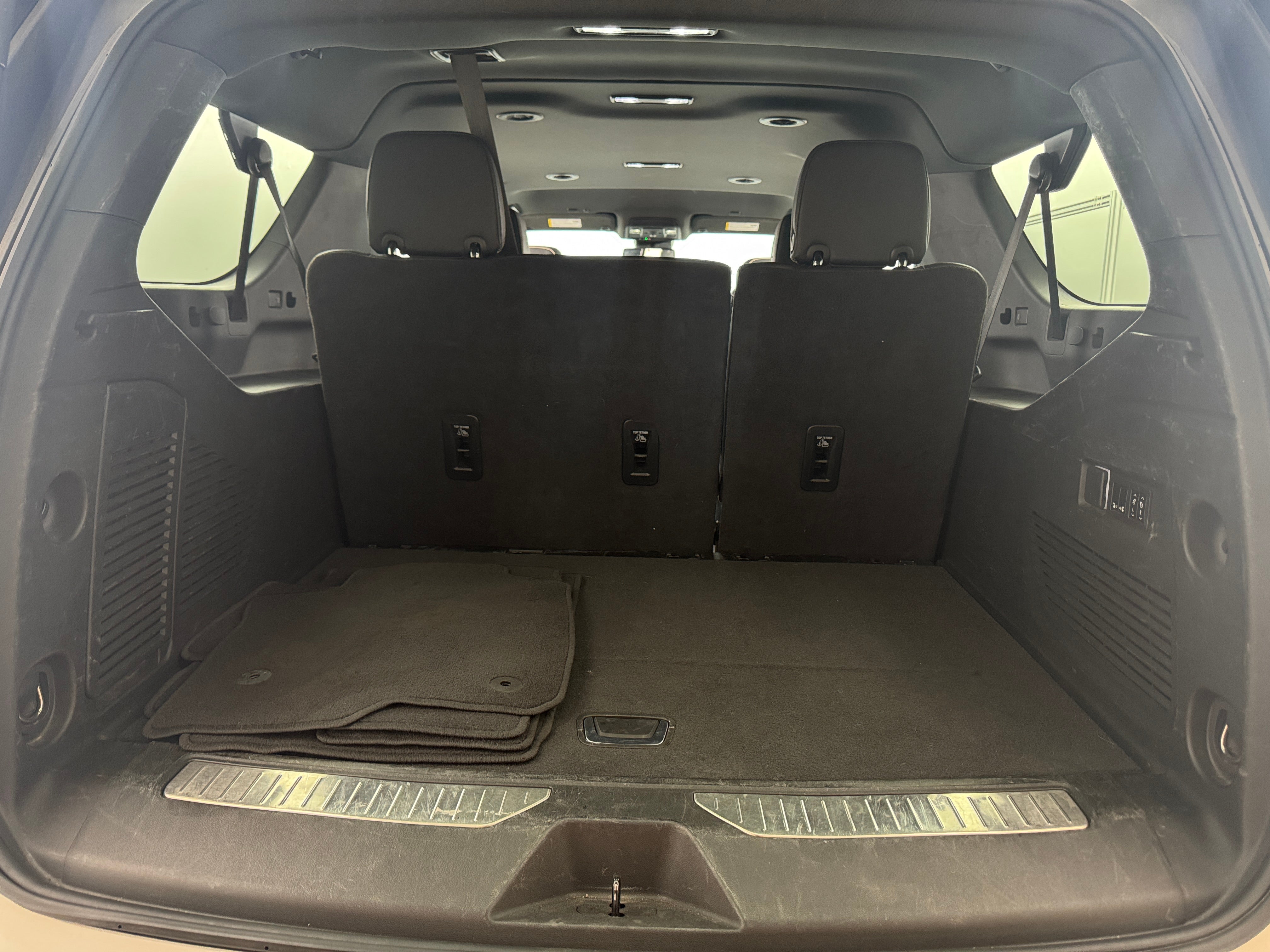 2023 Chevrolet Suburban Premier 6