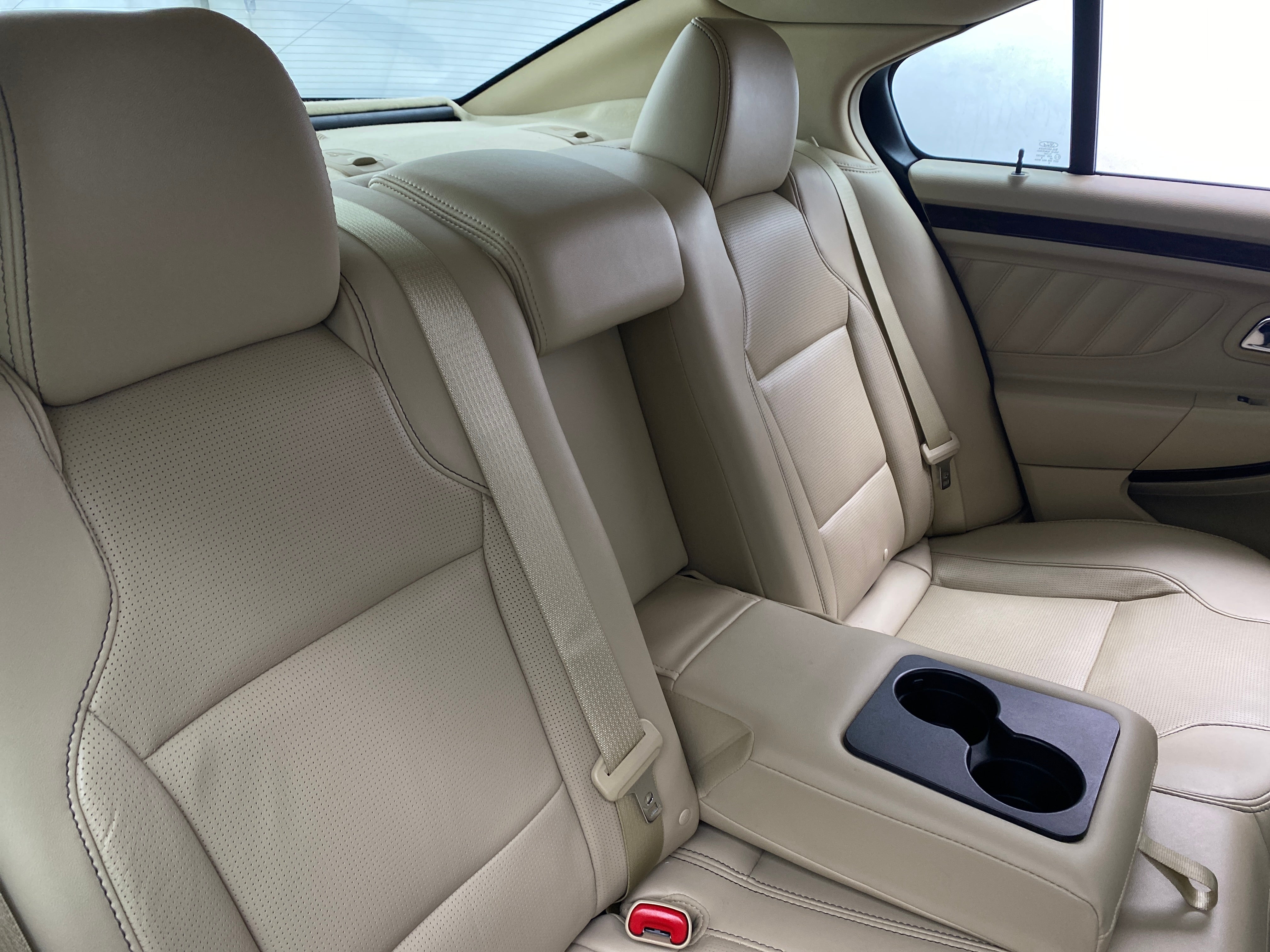2018 Ford Taurus Limited Edition 5