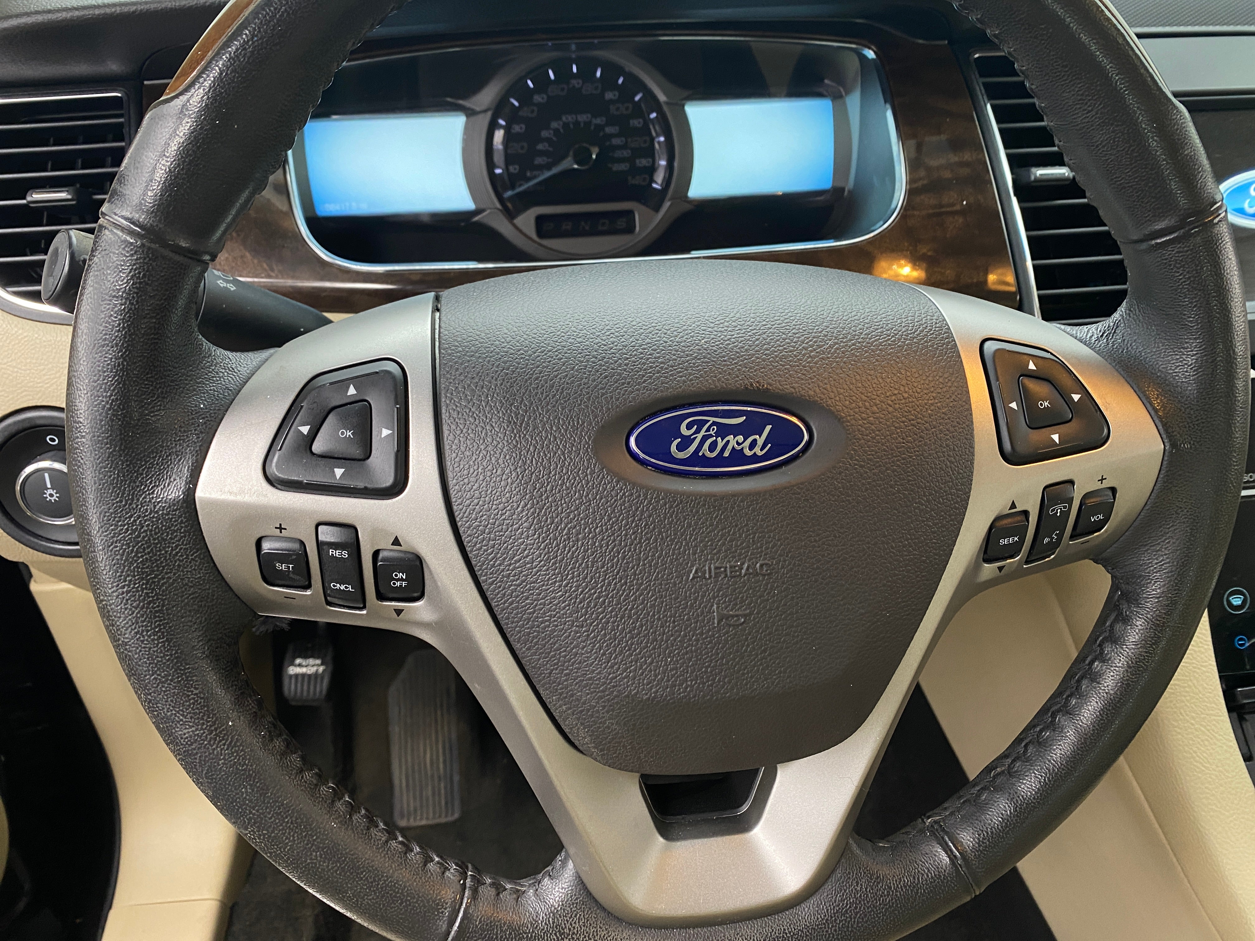 2018 Ford Taurus Limited Edition 4