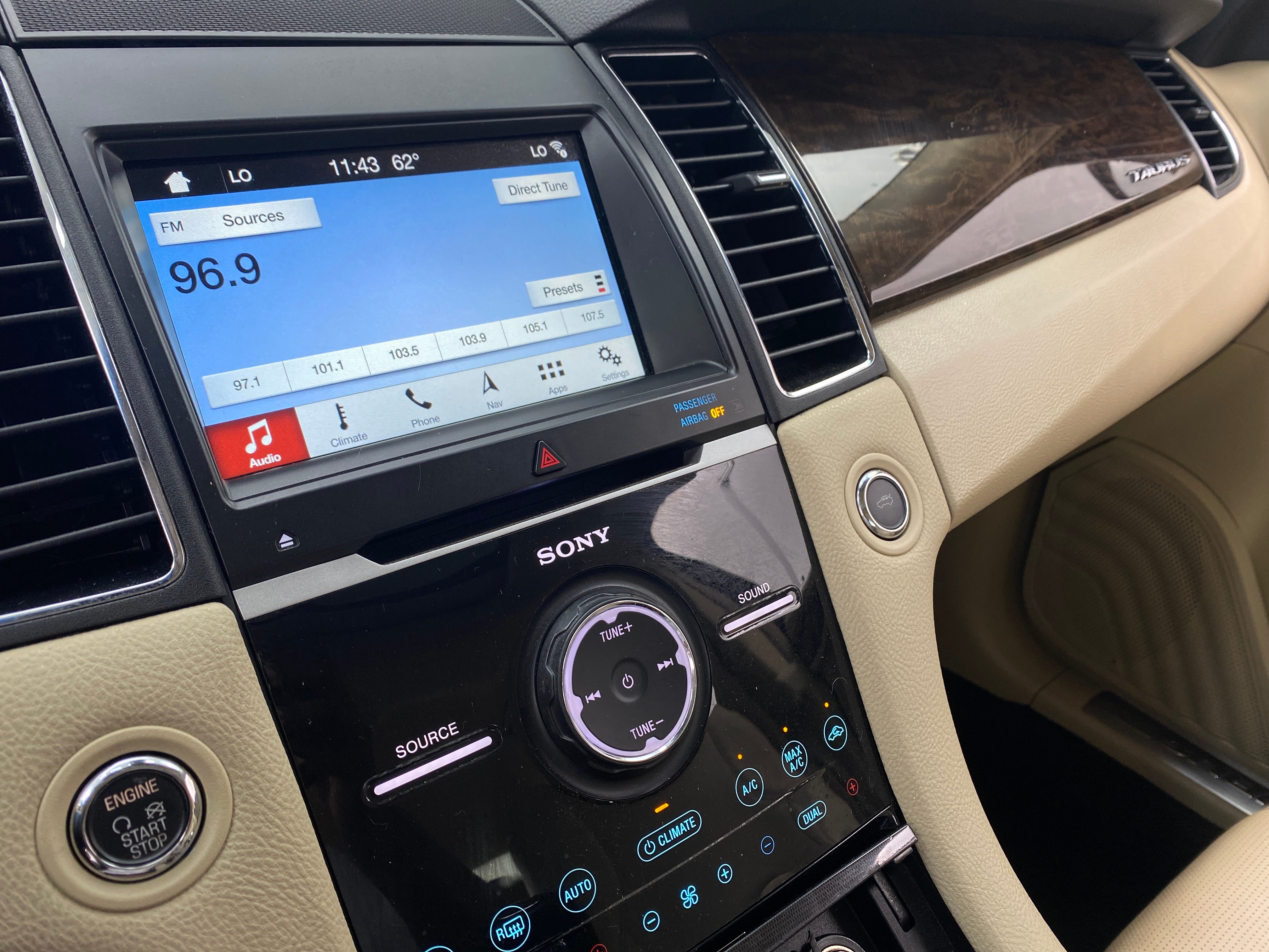2018 Ford Taurus Limited Edition 3