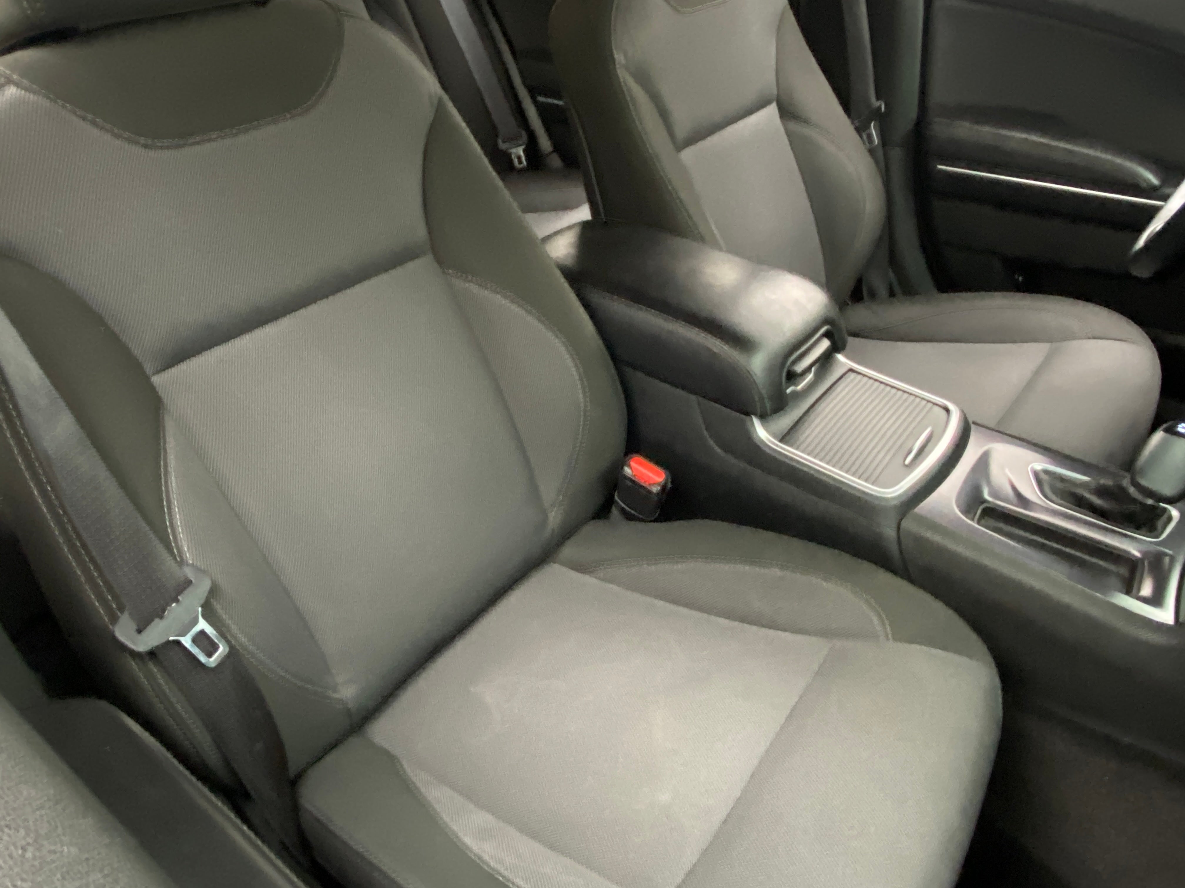 2018 Dodge Charger SXT 2