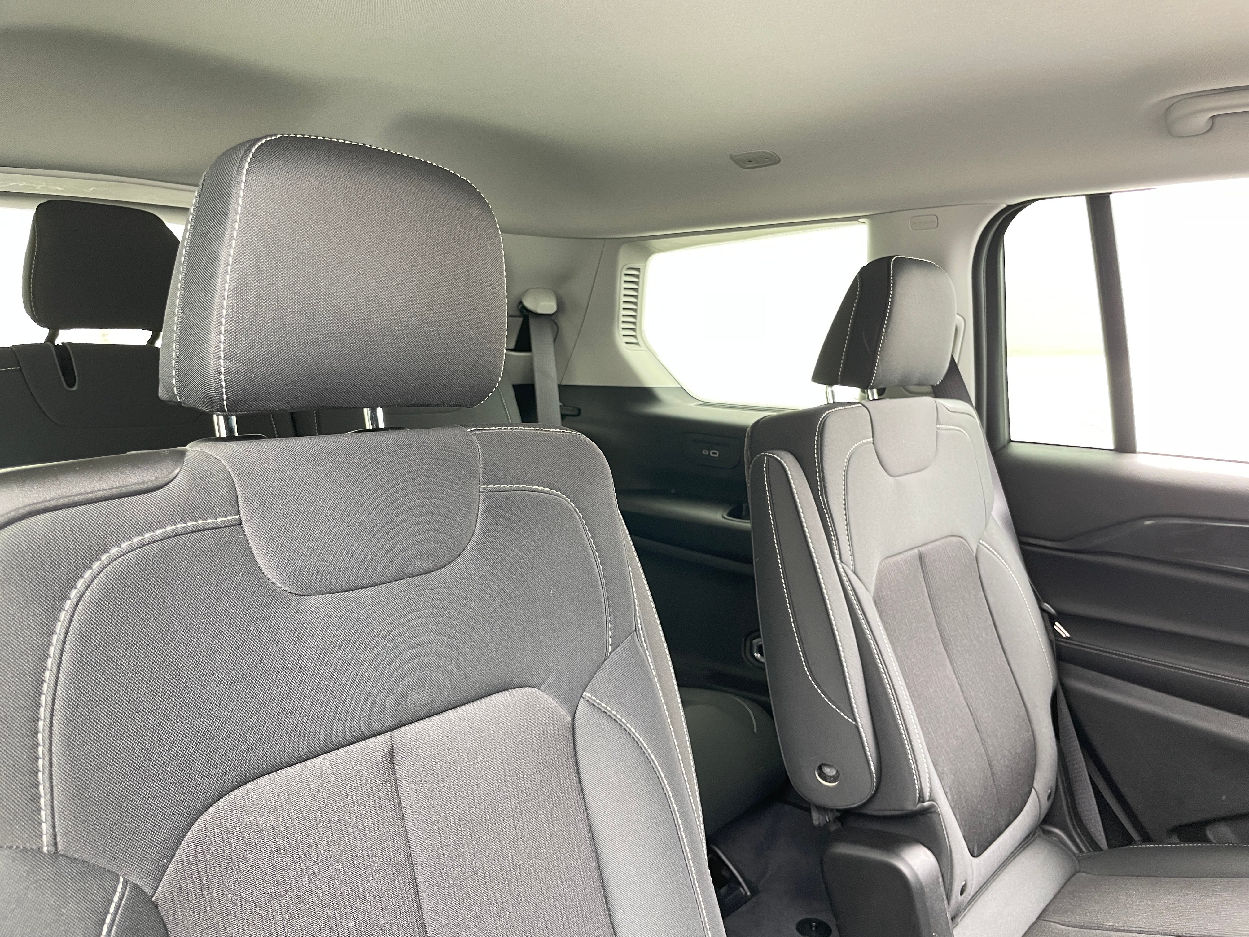 2023 Jeep Grand Cherokee L Laredo 5