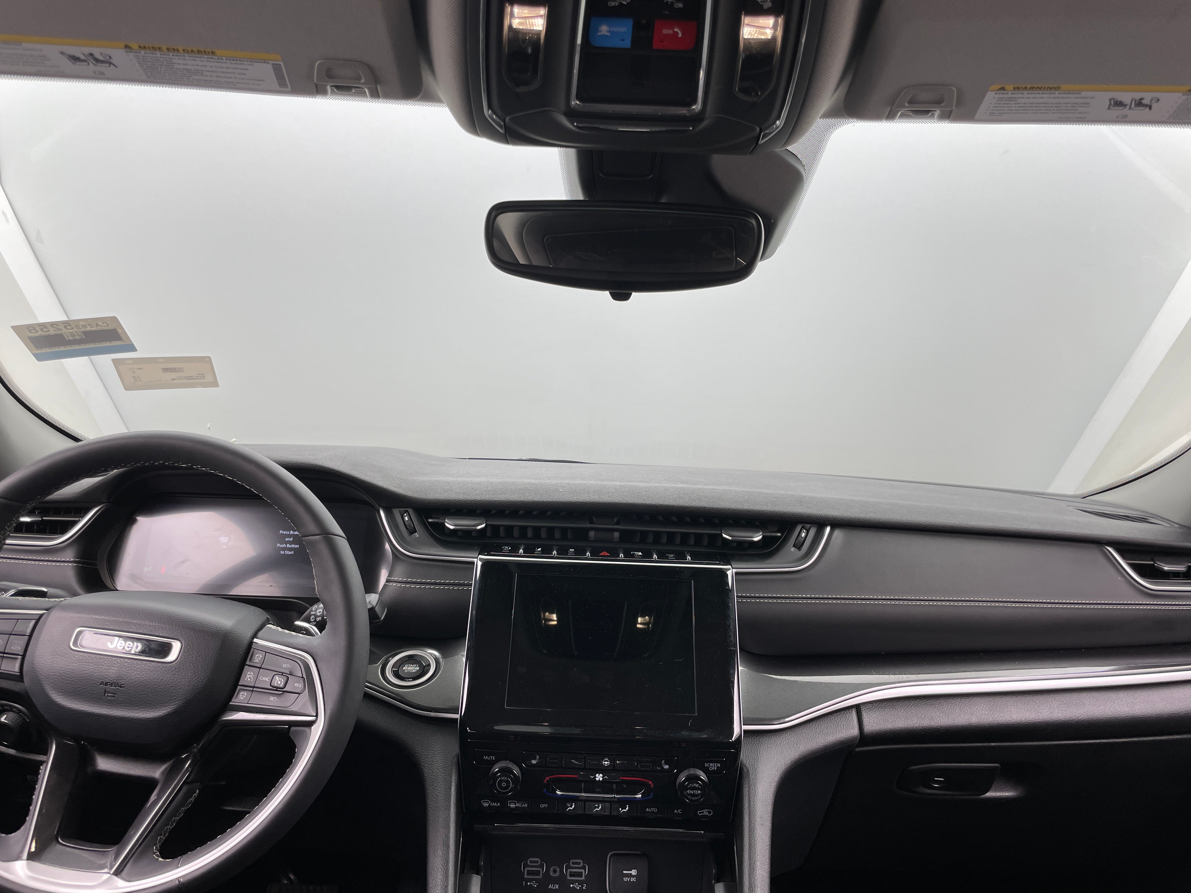 2023 Jeep Grand Cherokee L Laredo 2