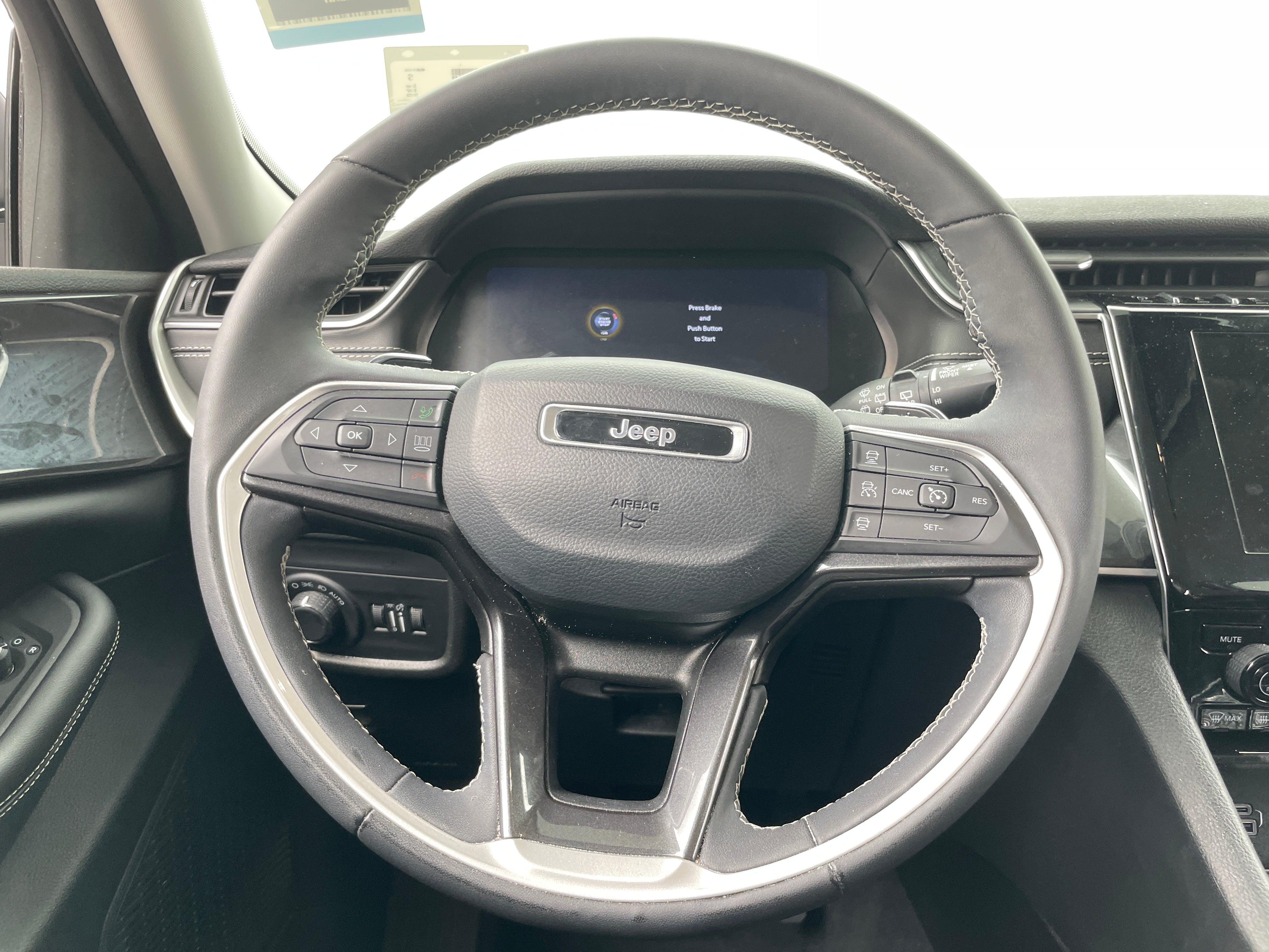 2023 Jeep Grand Cherokee L Laredo 4