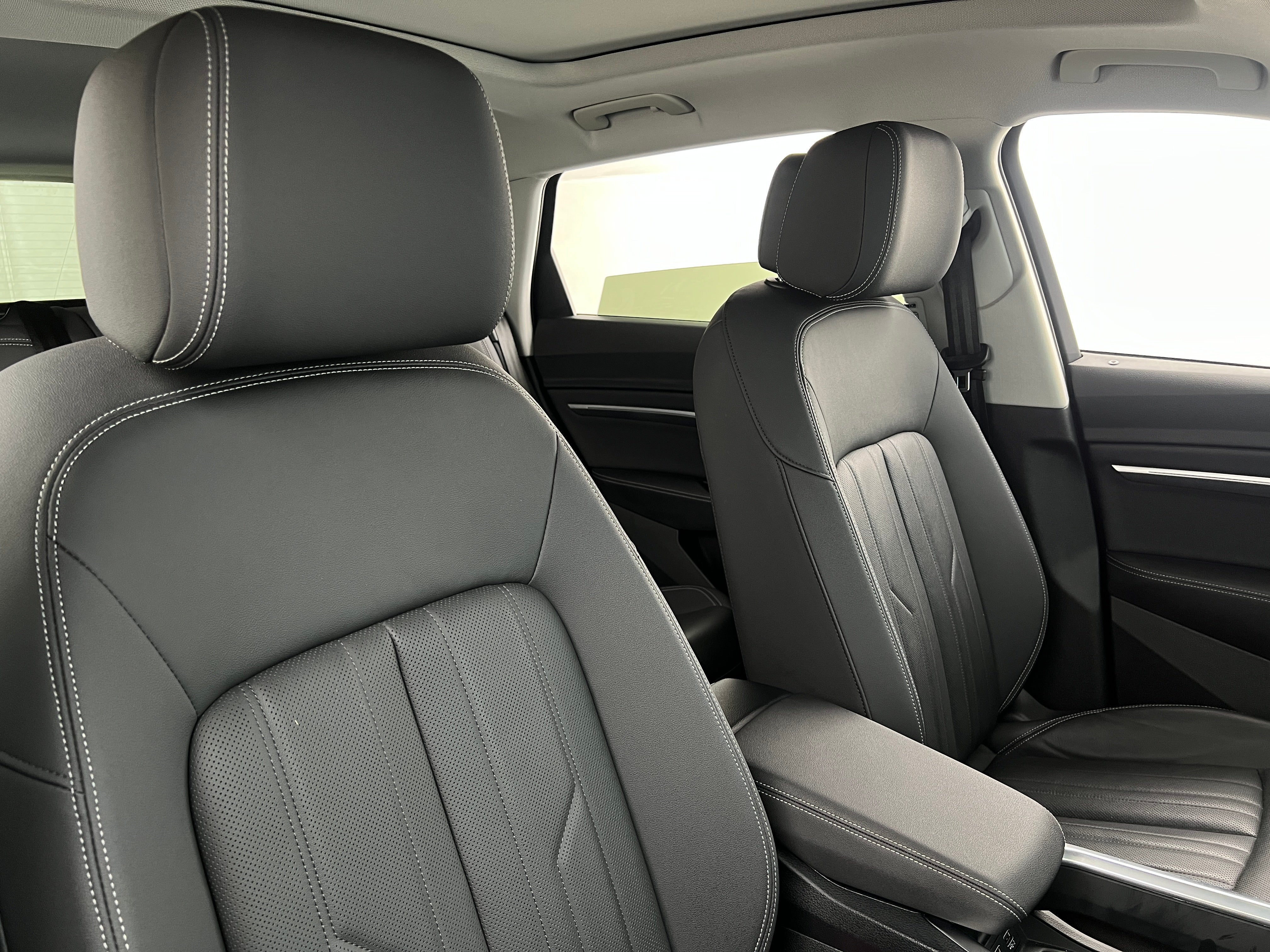 2019 Audi e-tron Premium Plus 2