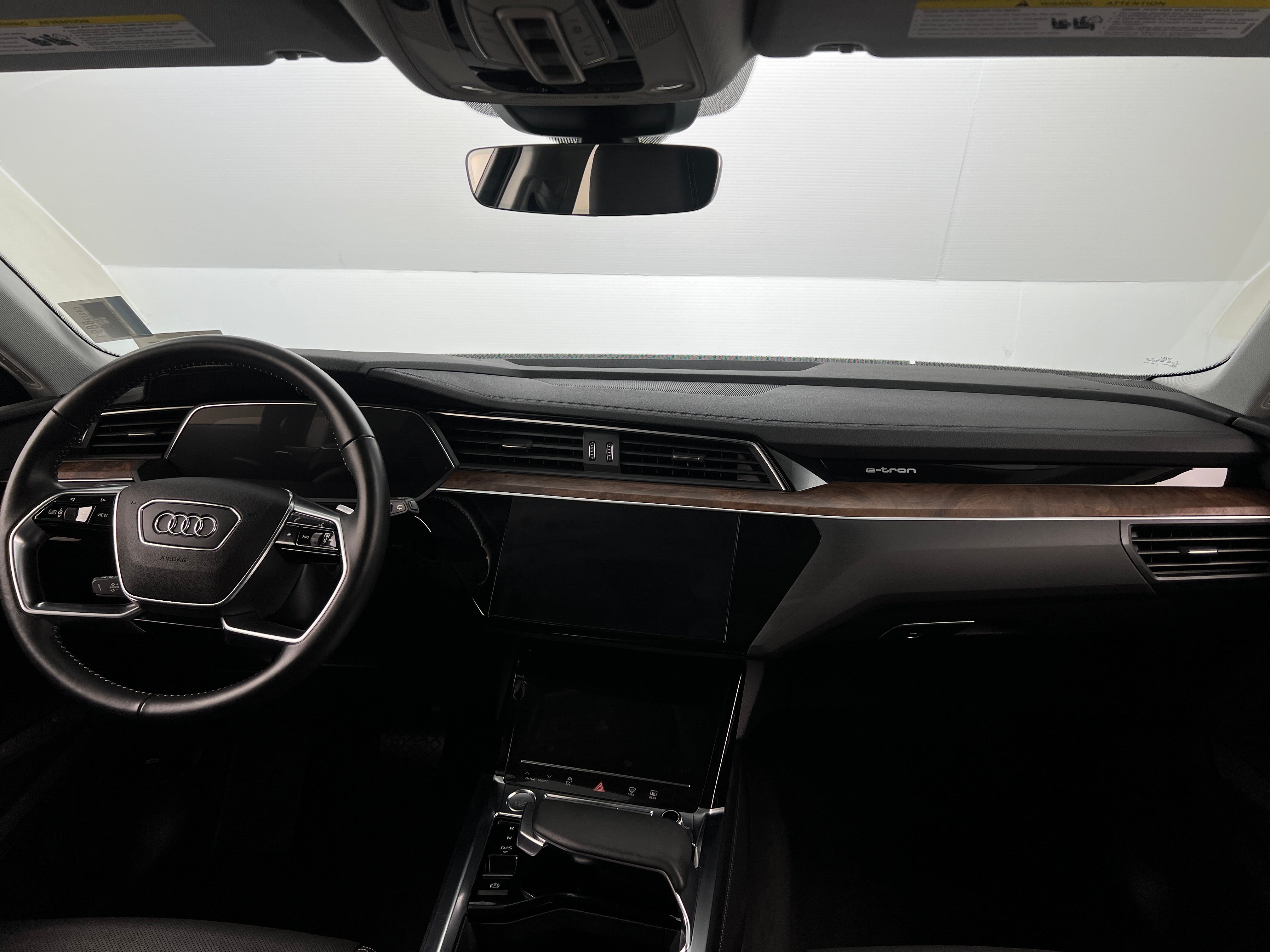 2019 Audi e-tron Premium Plus 3