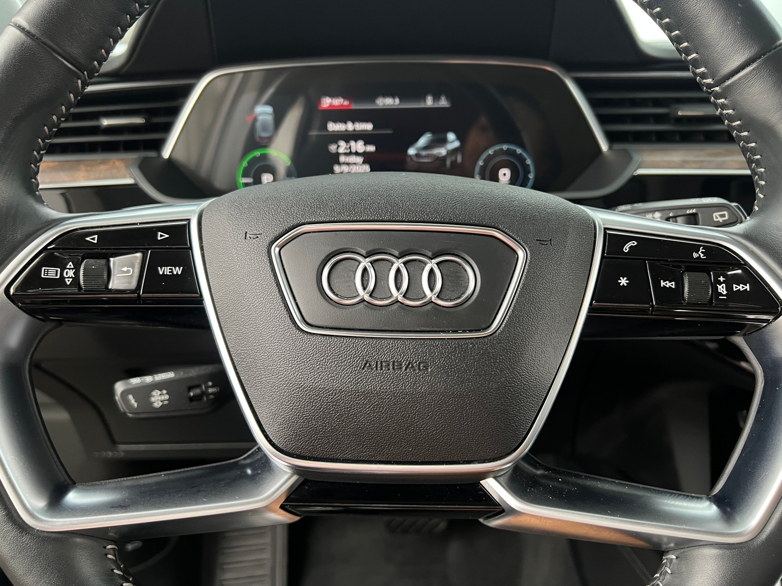 Thumbnail: 2019 Audi e-tron - 5