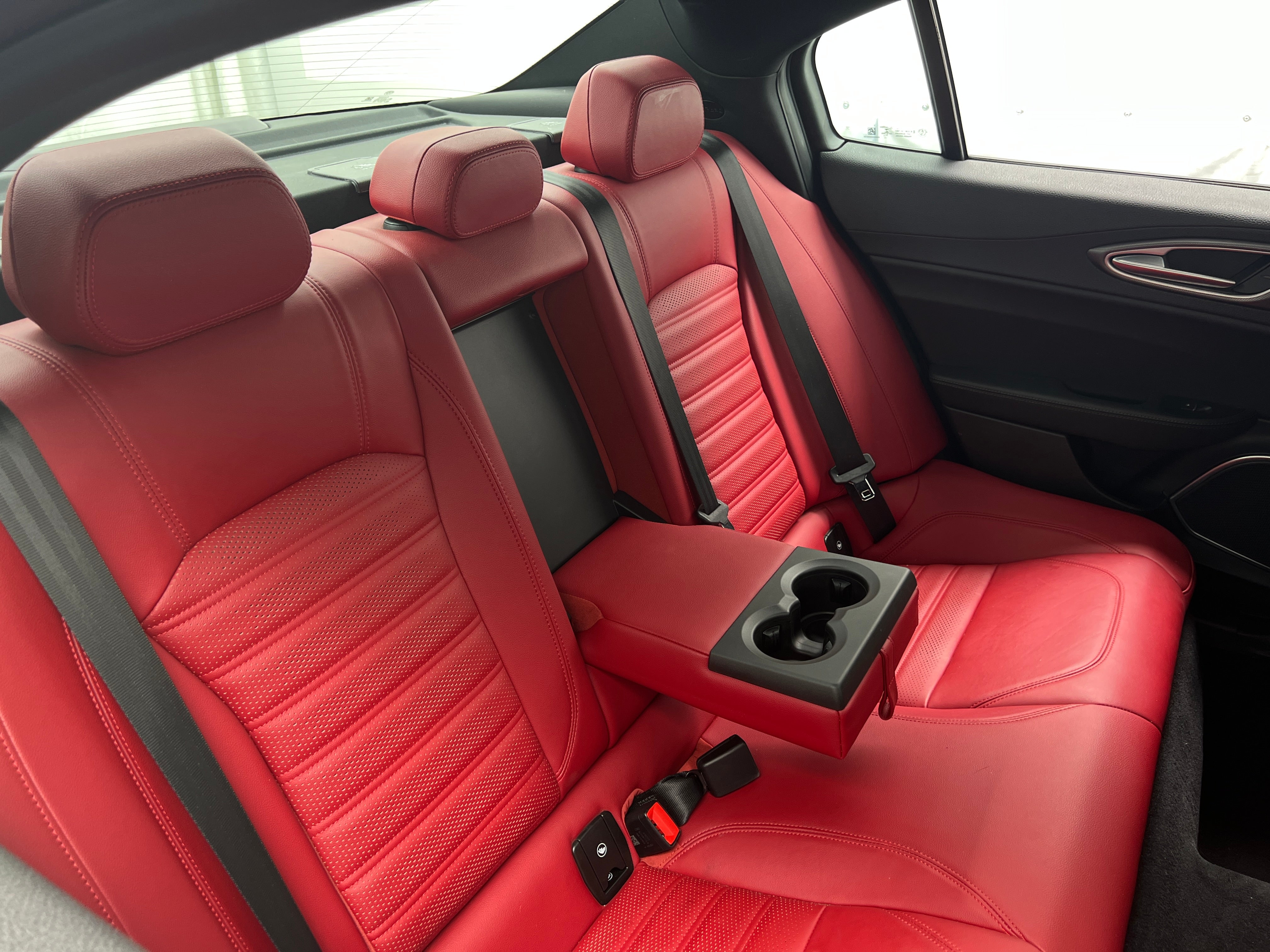 2022 Alfa Romeo Giulia Veloce 5