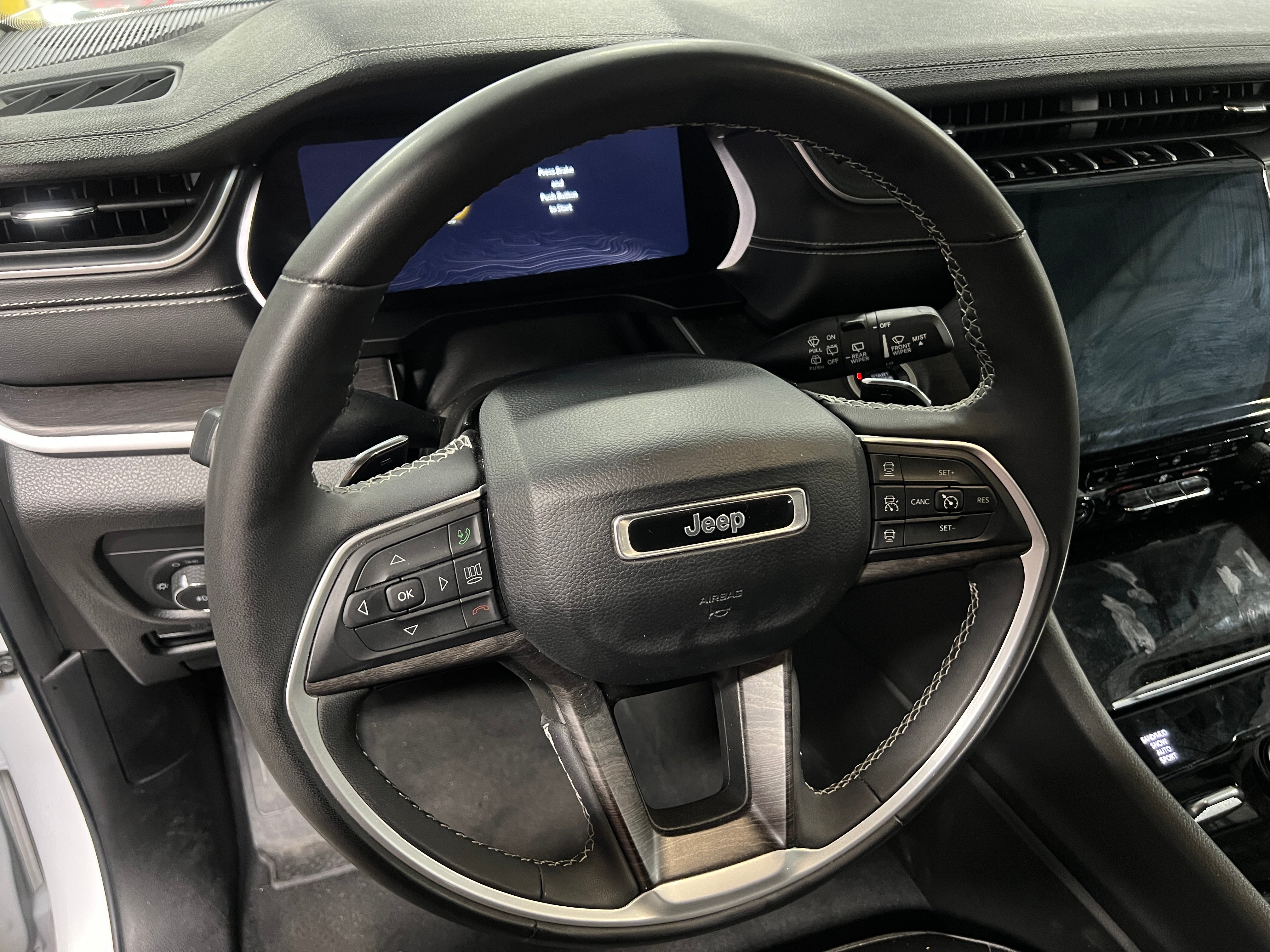 2023 Jeep Grand Cherokee L Limited Edition 4