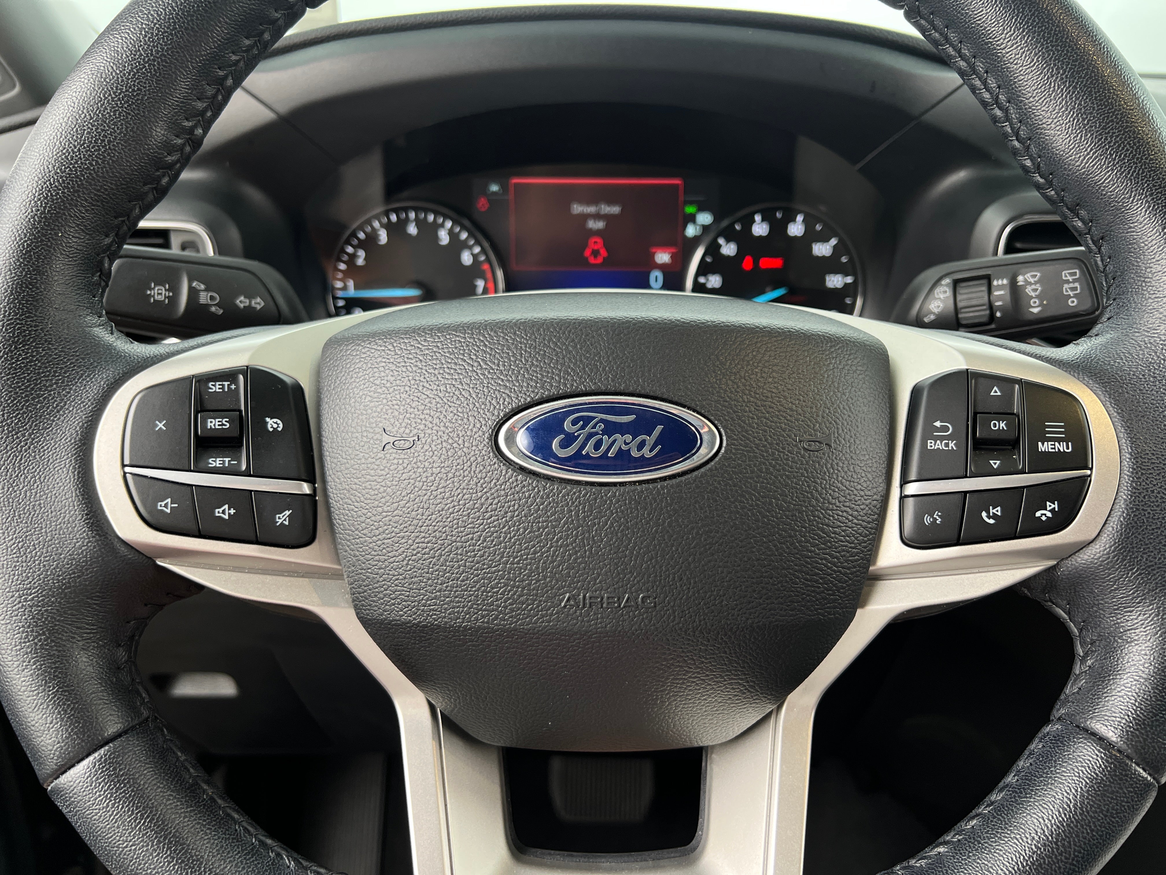 2022 Ford Explorer XLT 5