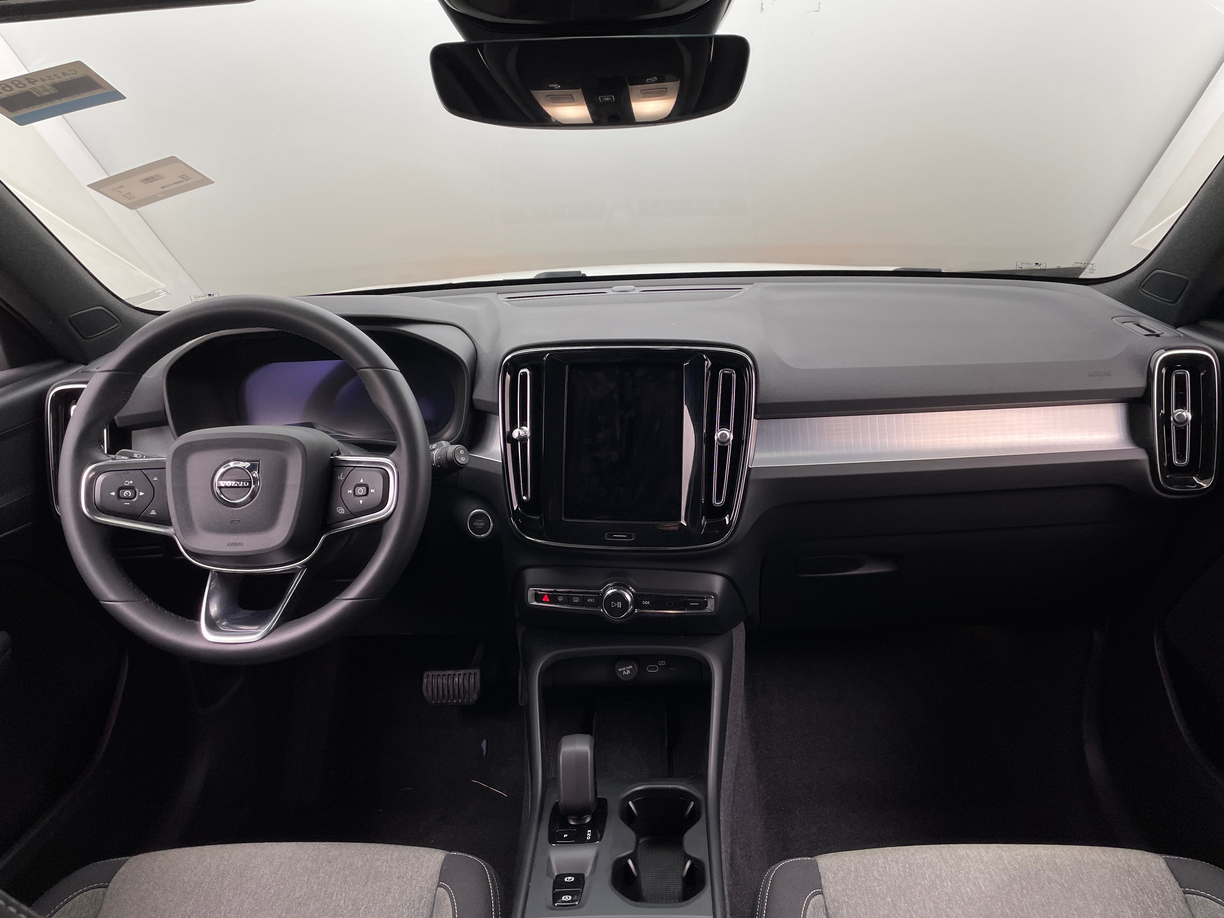 2024 Volvo XC40 B5 Core 3