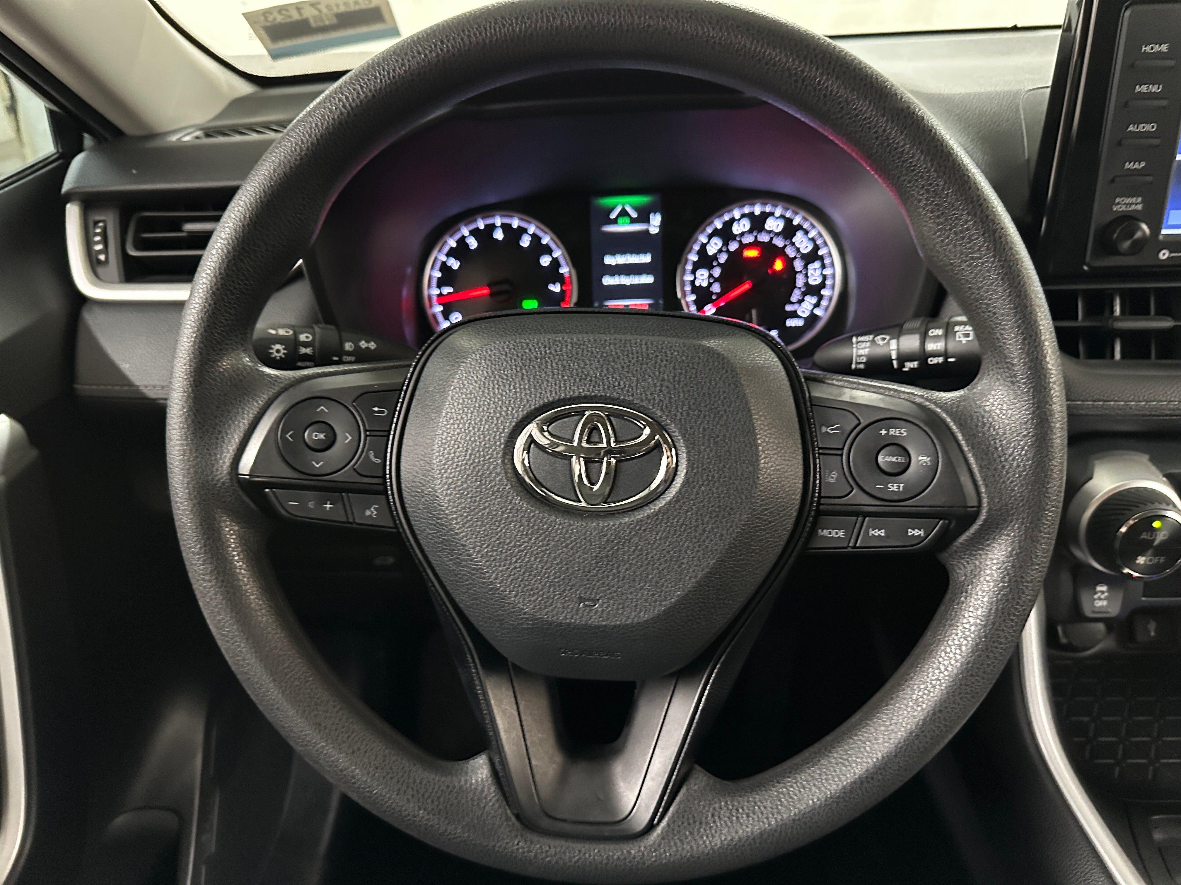 2021 Toyota RAV4 XLE 5