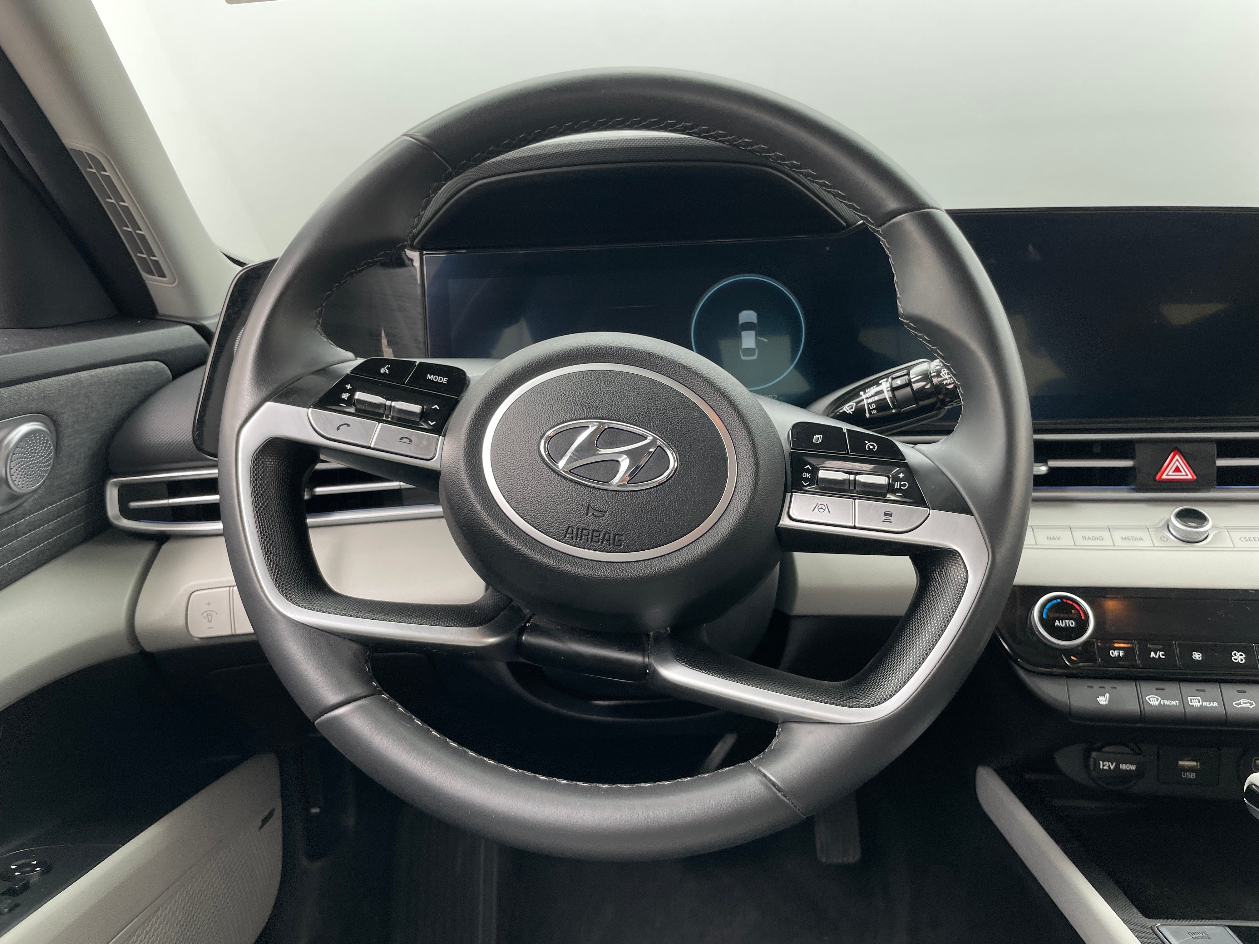 2023 Hyundai Elantra Limited Edition 4