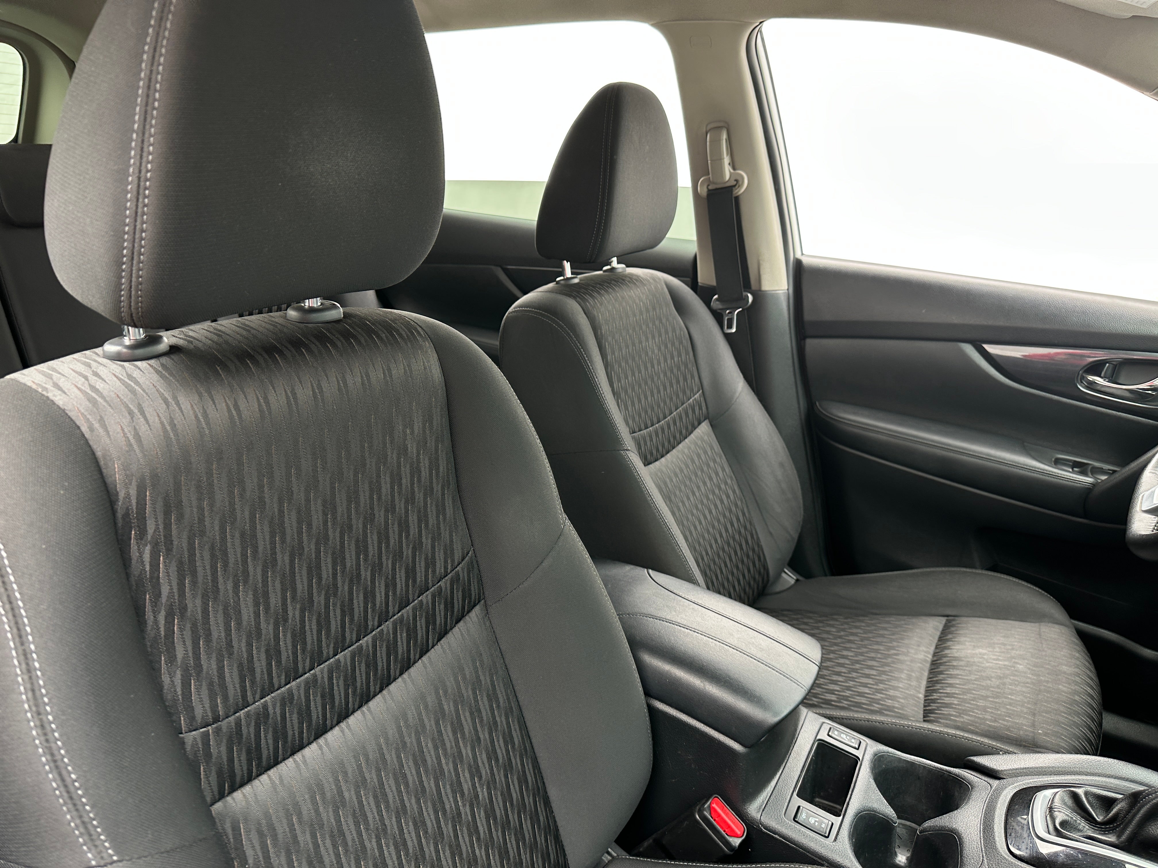 2020 Nissan Rogue SV 2