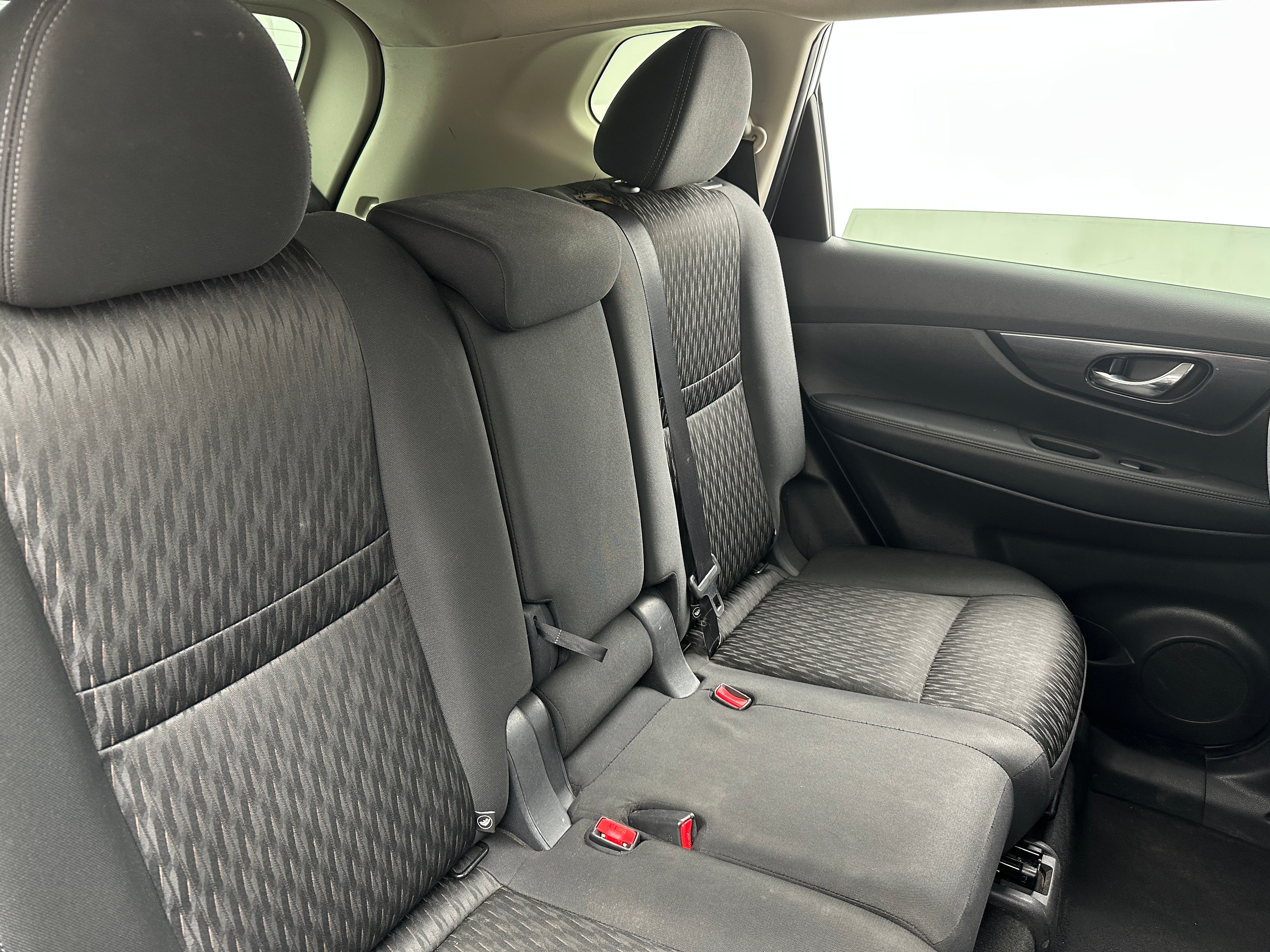 2020 Nissan Rogue SV 6