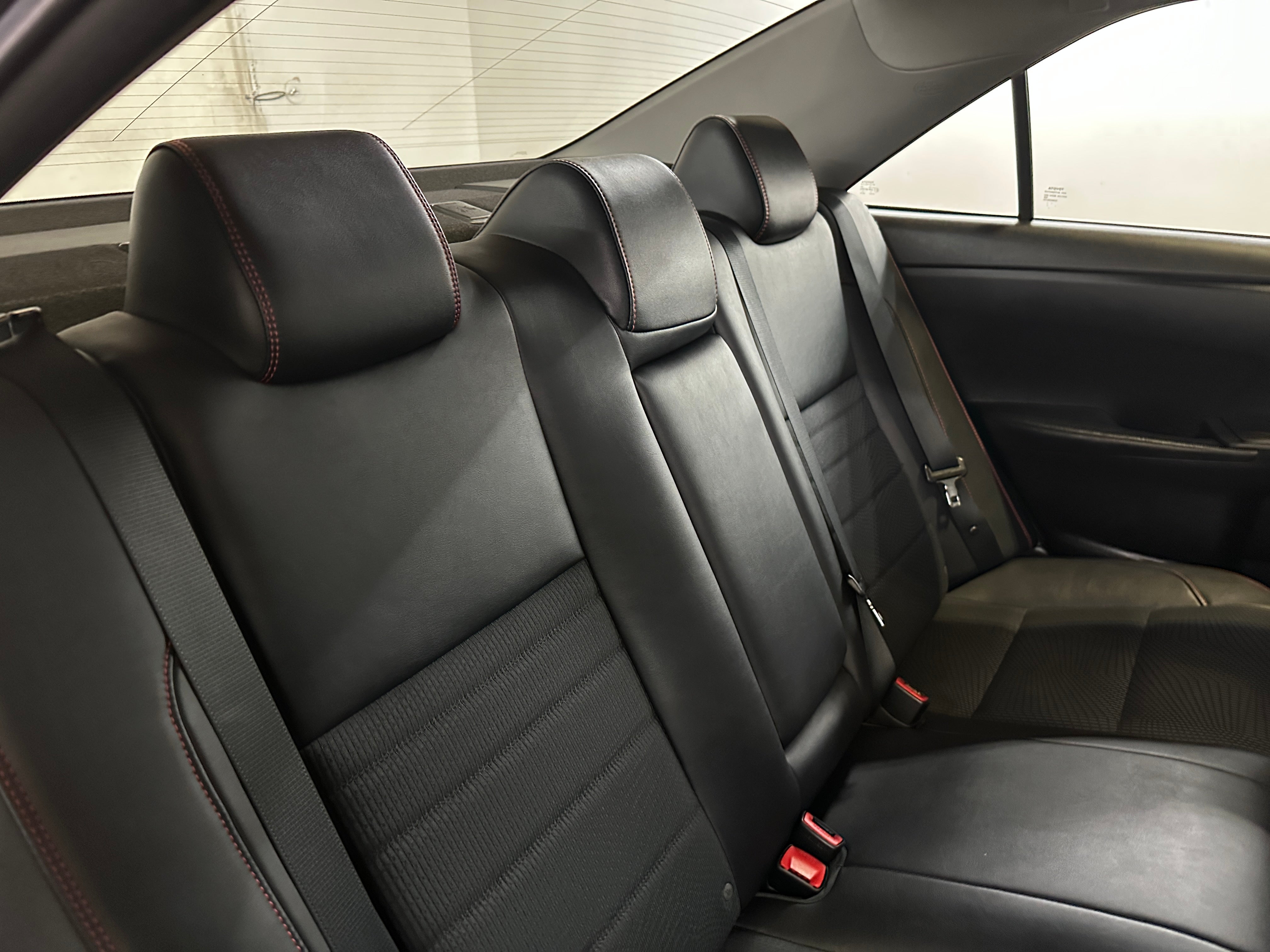 2016 Toyota Camry SE 6