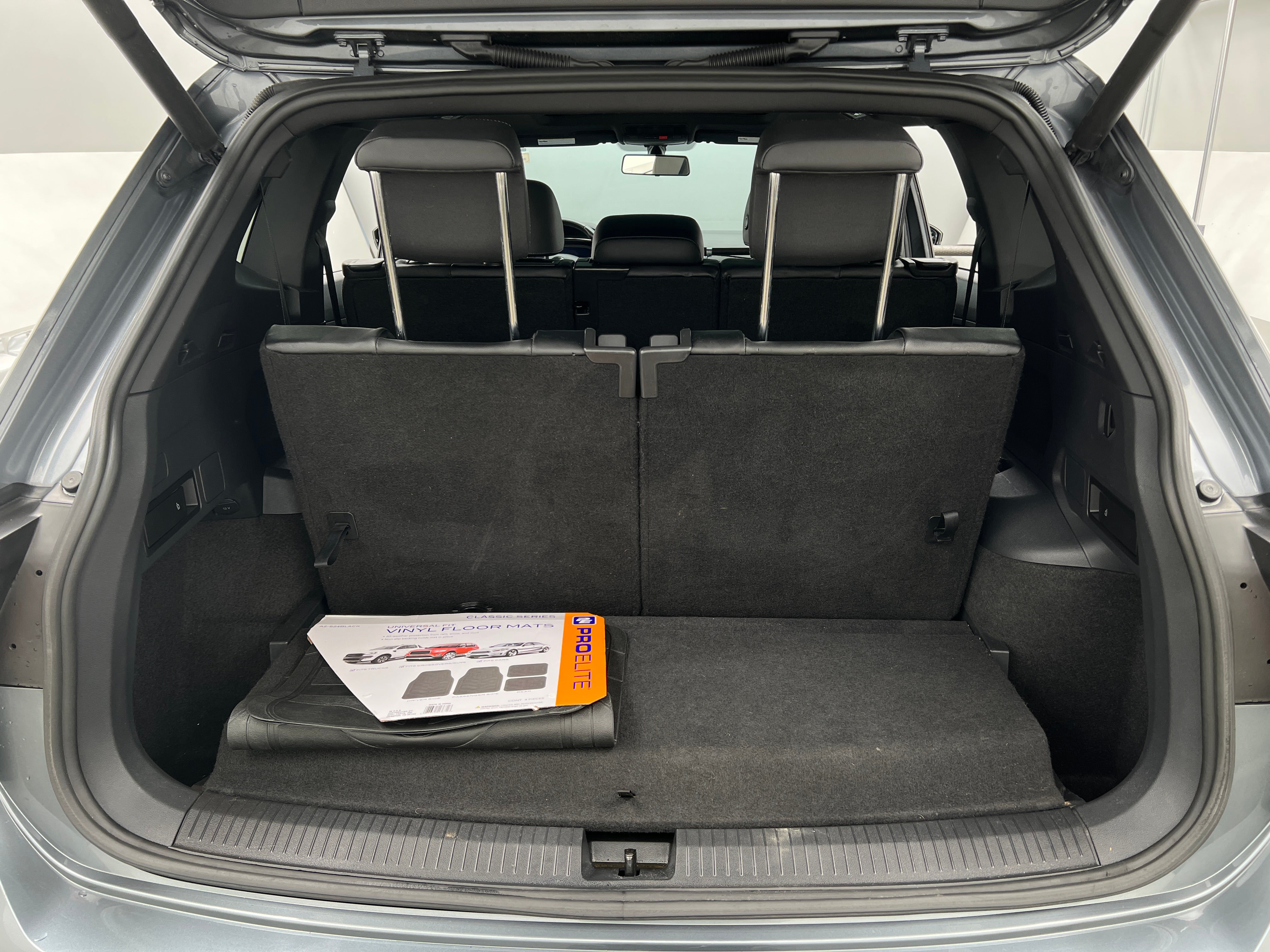 2019 Volkswagen Tiguan SE R-Line Black 6