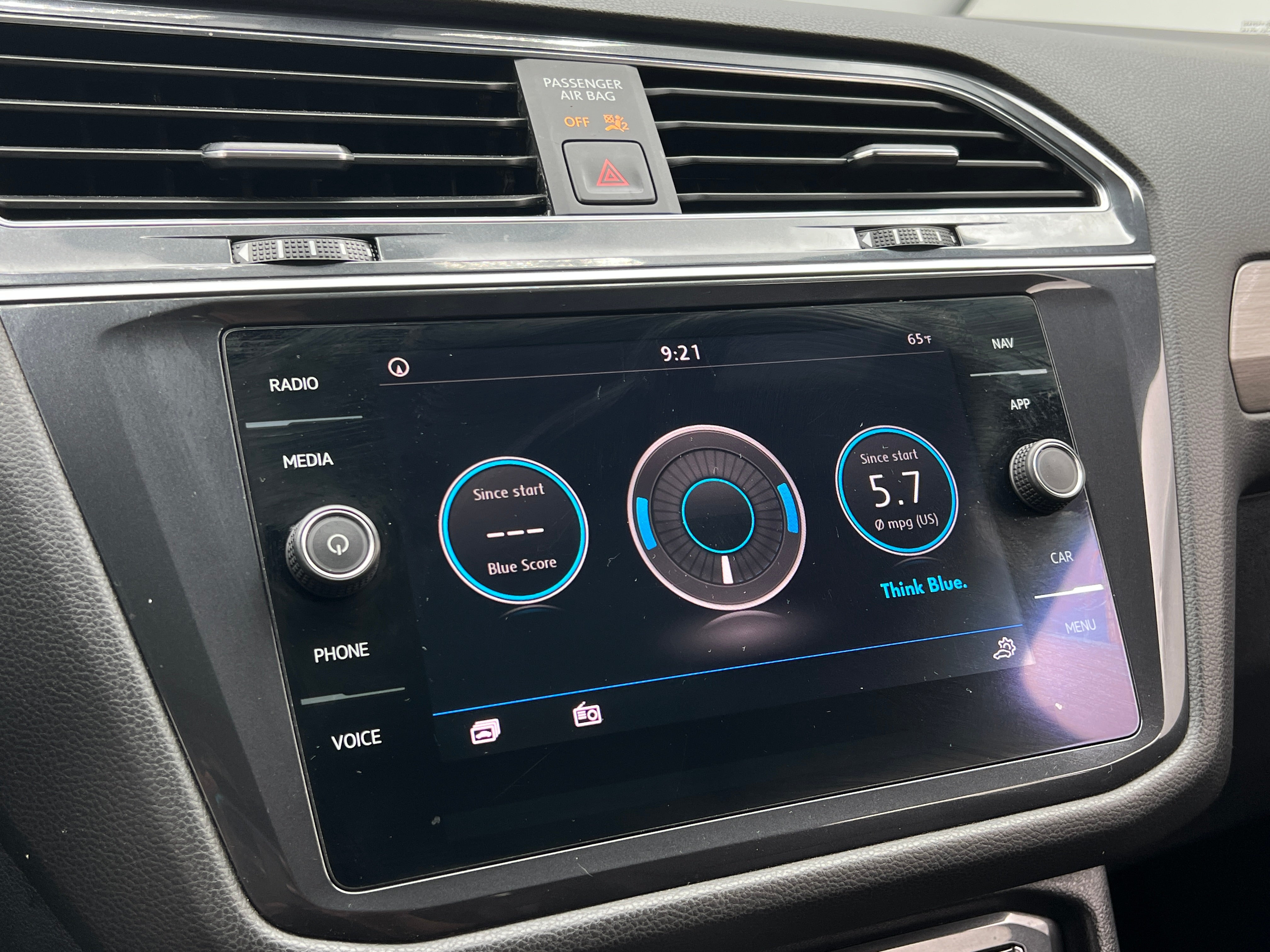 2019 Volkswagen Tiguan SE R-Line Black 3