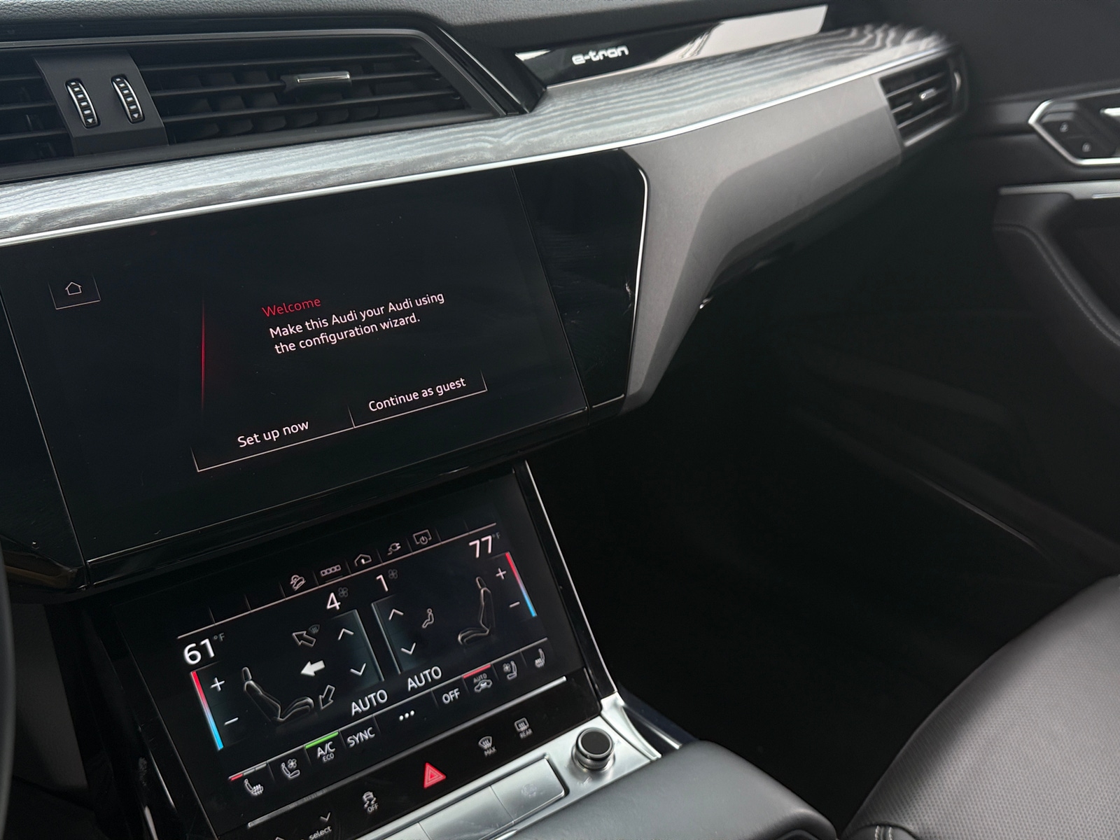 Thumbnail: 2021 Audi e-tron S - 3