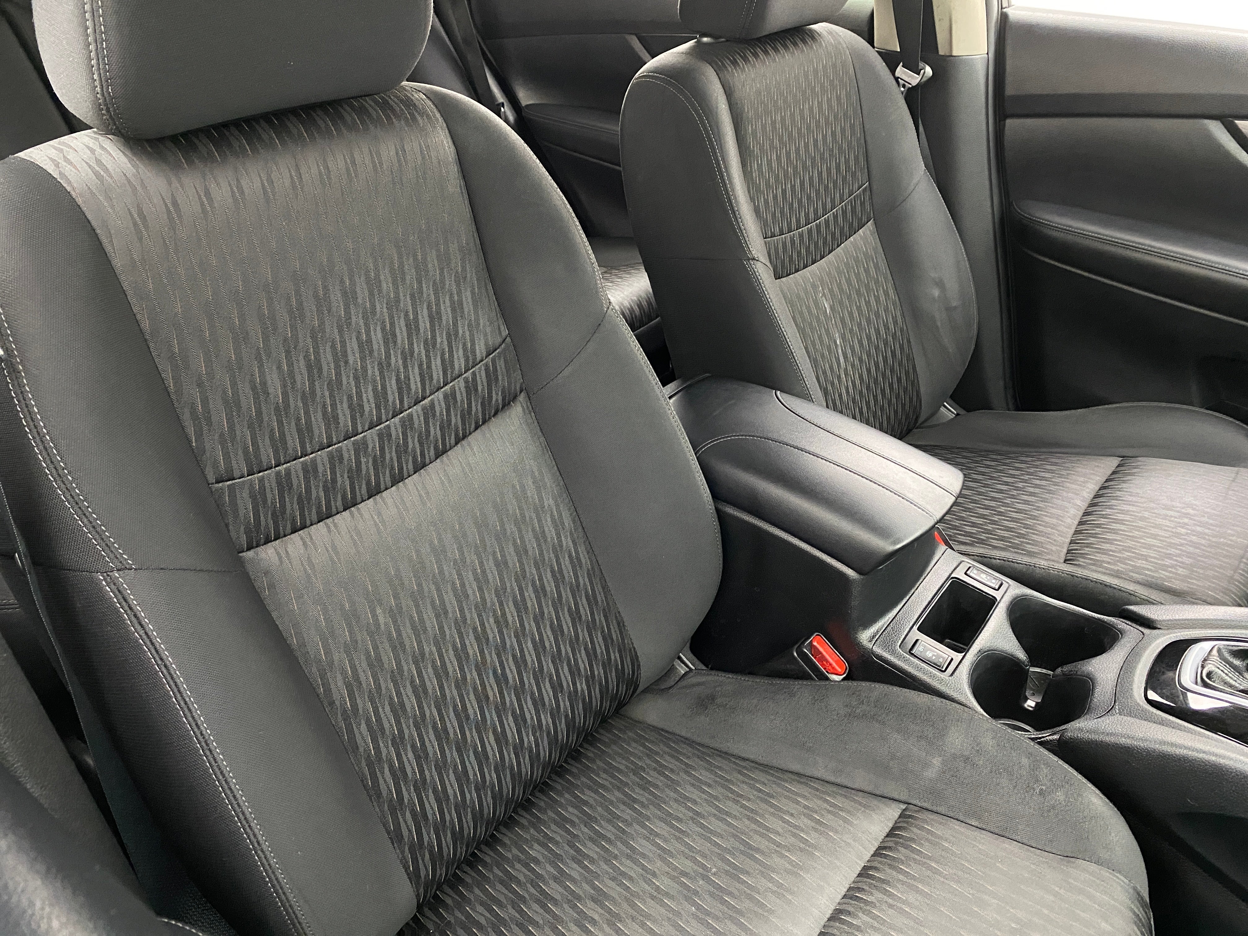 2018 Nissan Rogue SV 2