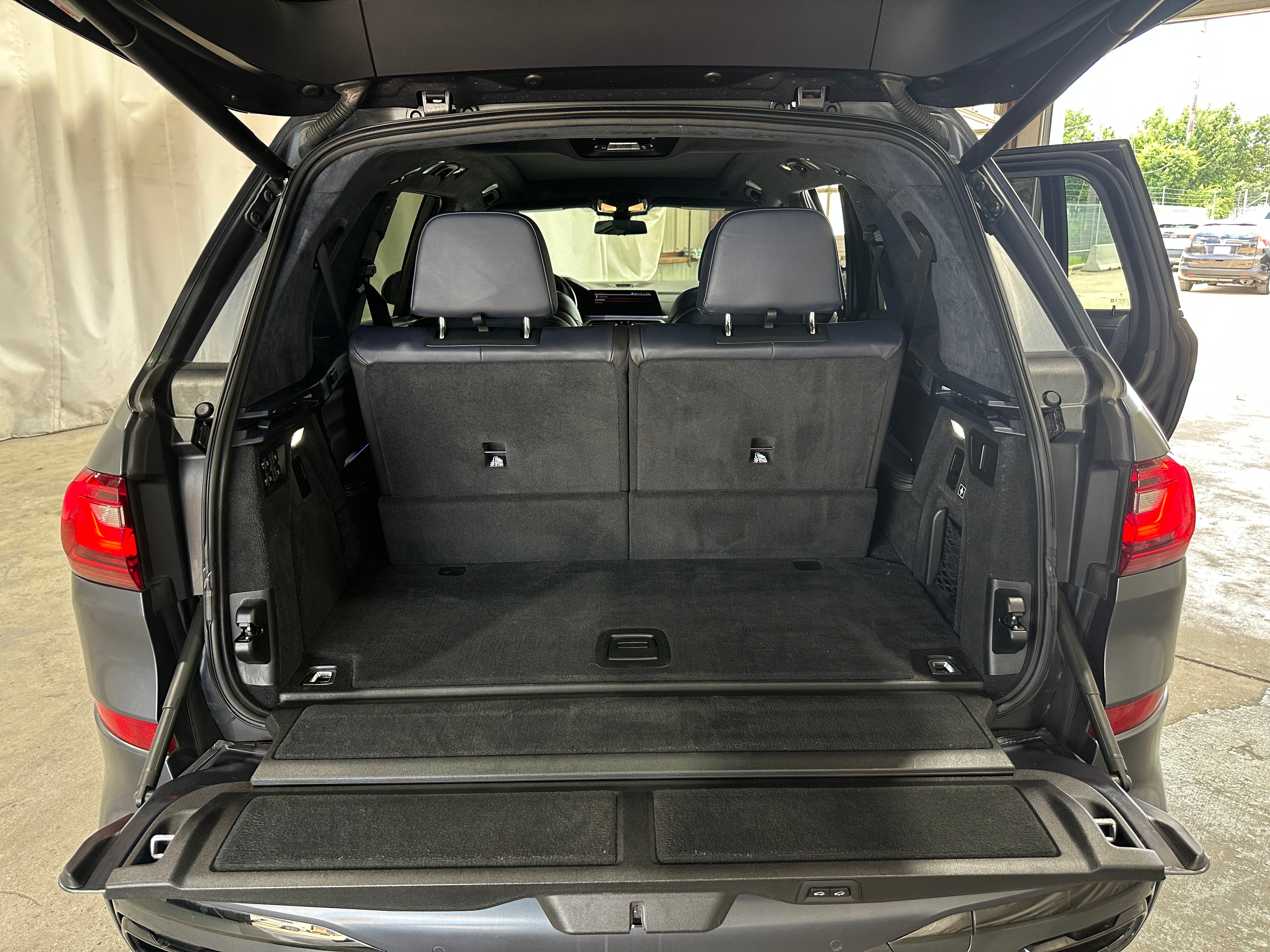 2021 BMW X7 M50i 6