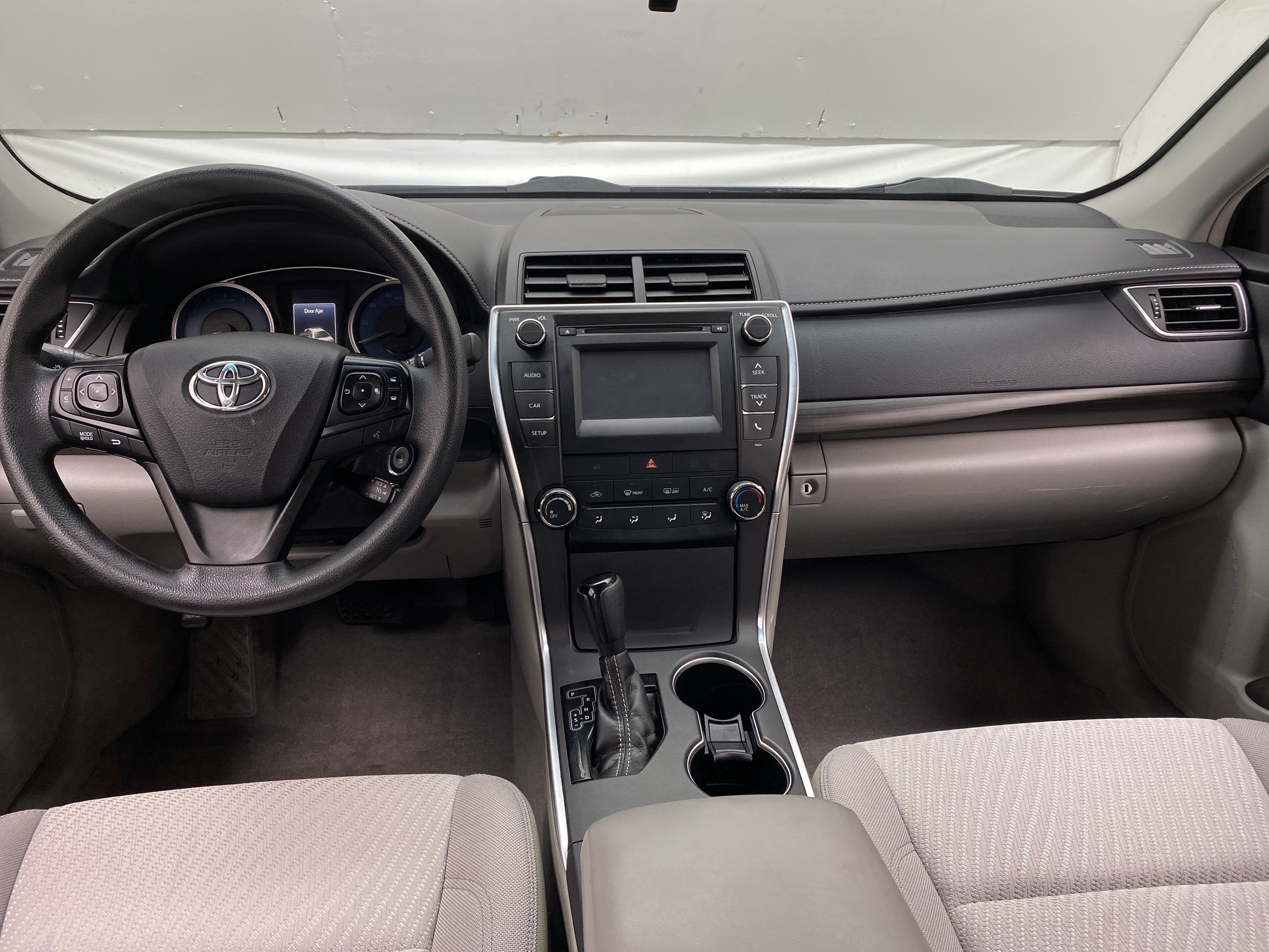 2016 Toyota Camry LE 3