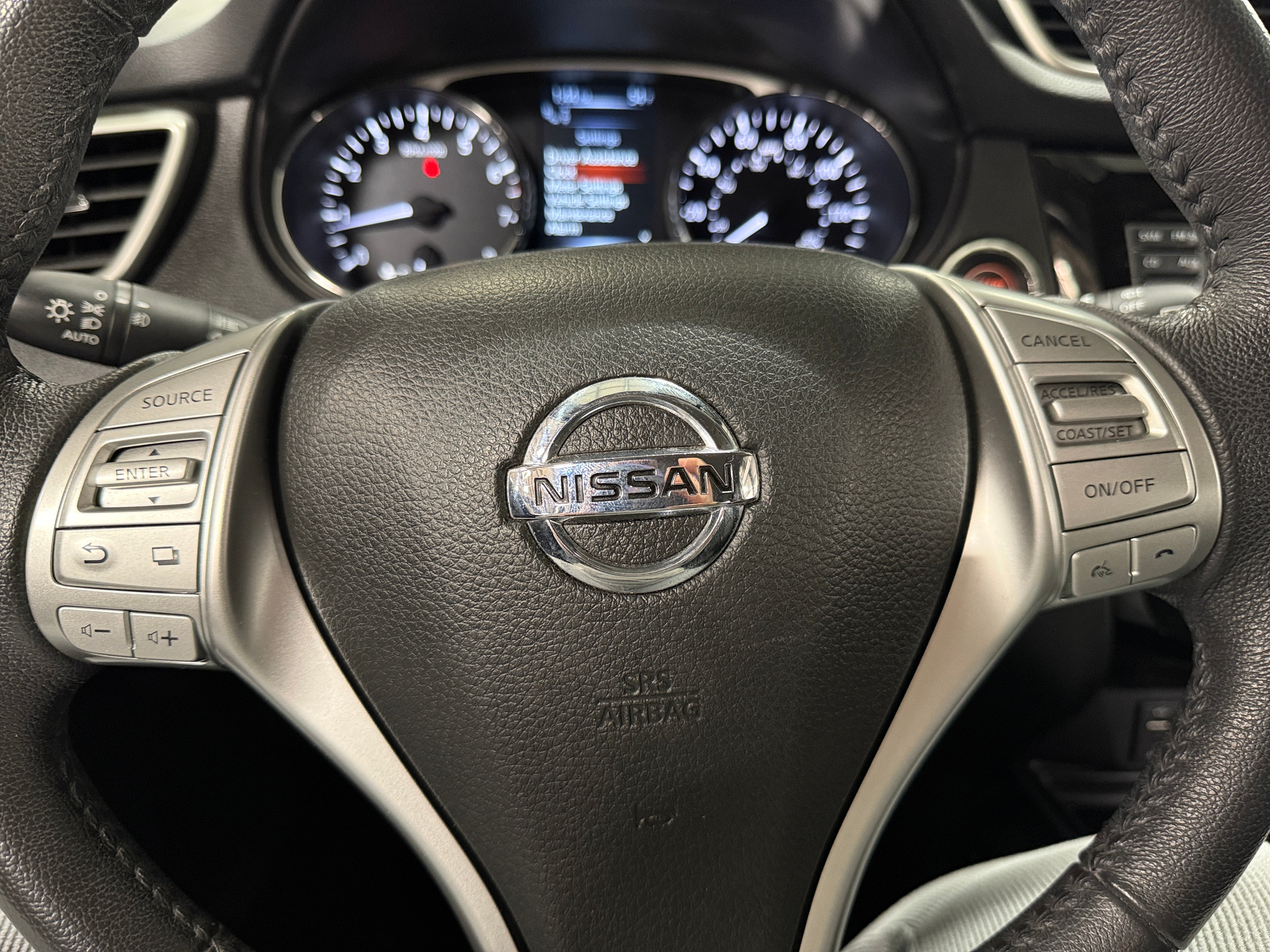 2016 Nissan Rogue SL 4