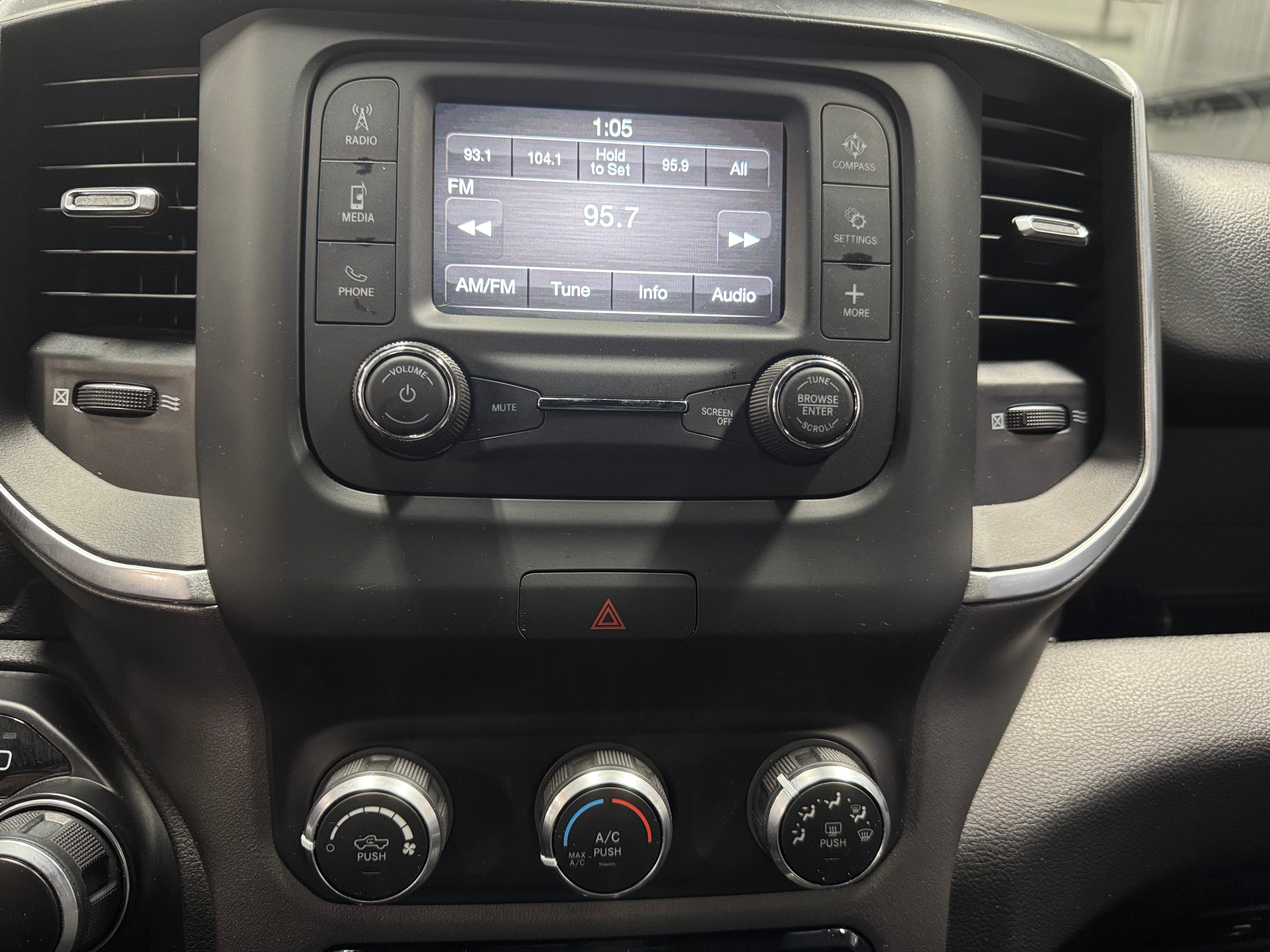 2021 RAM 1500 Big Horn 4